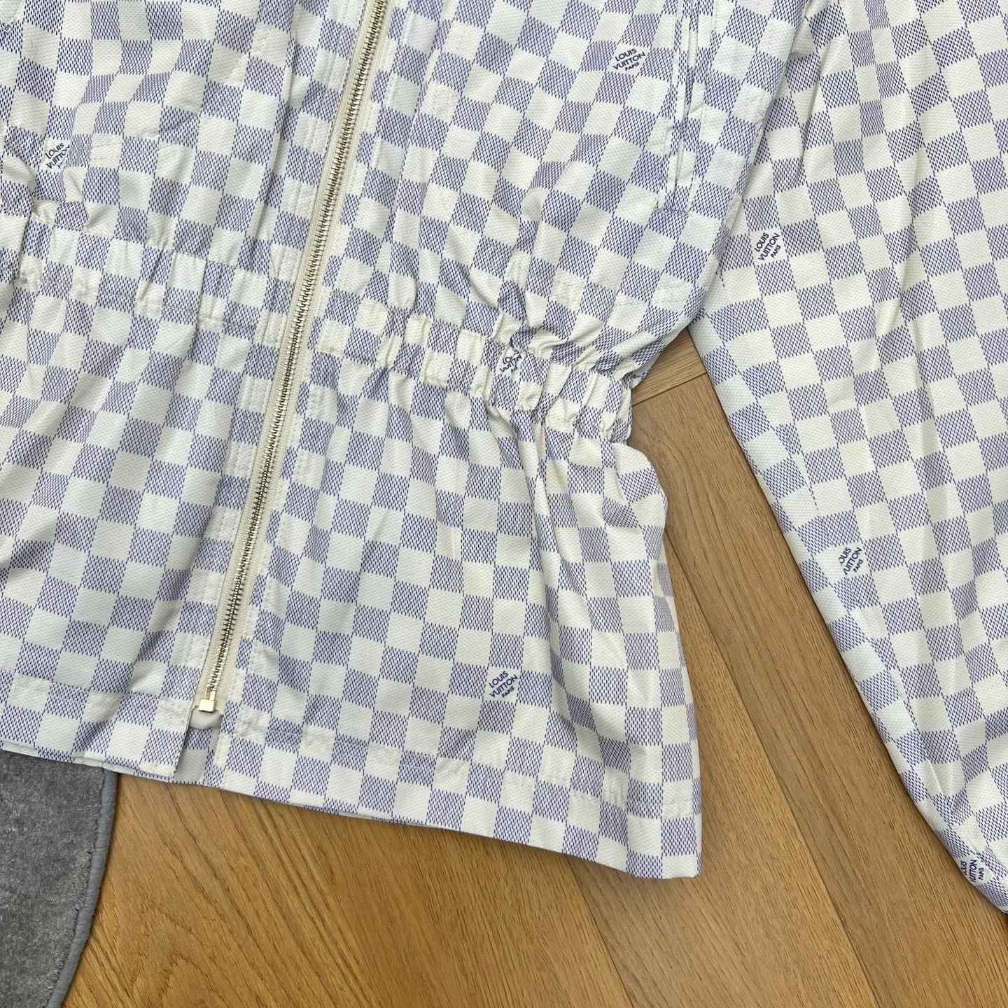 Куртки И Пуховики Женские Louis Vuitton 12592773