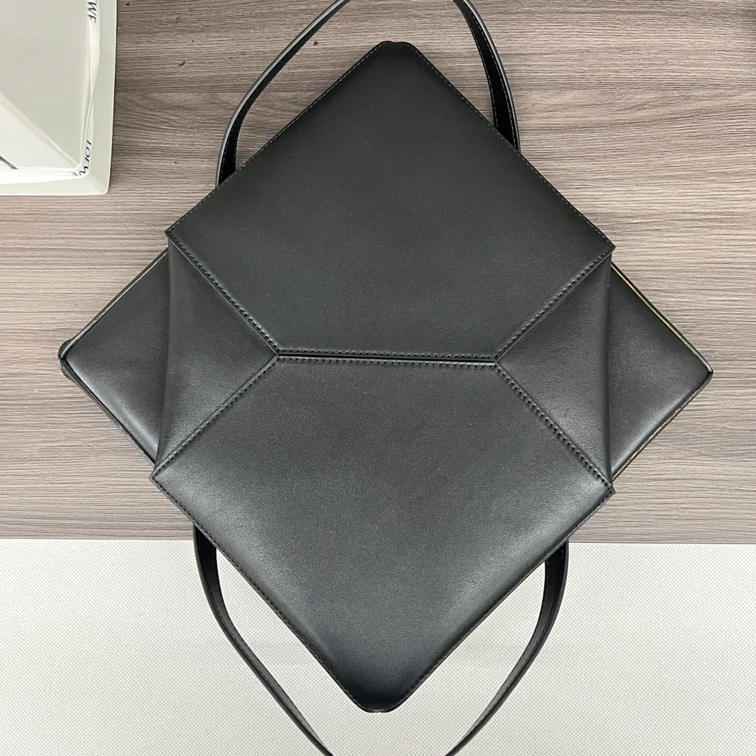 Классические Сумки Женские Loewe 11513589