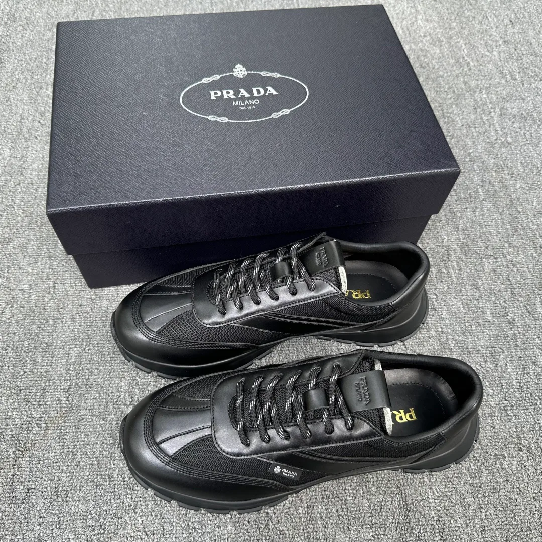 Кроссовки Мужские Prada 18076306