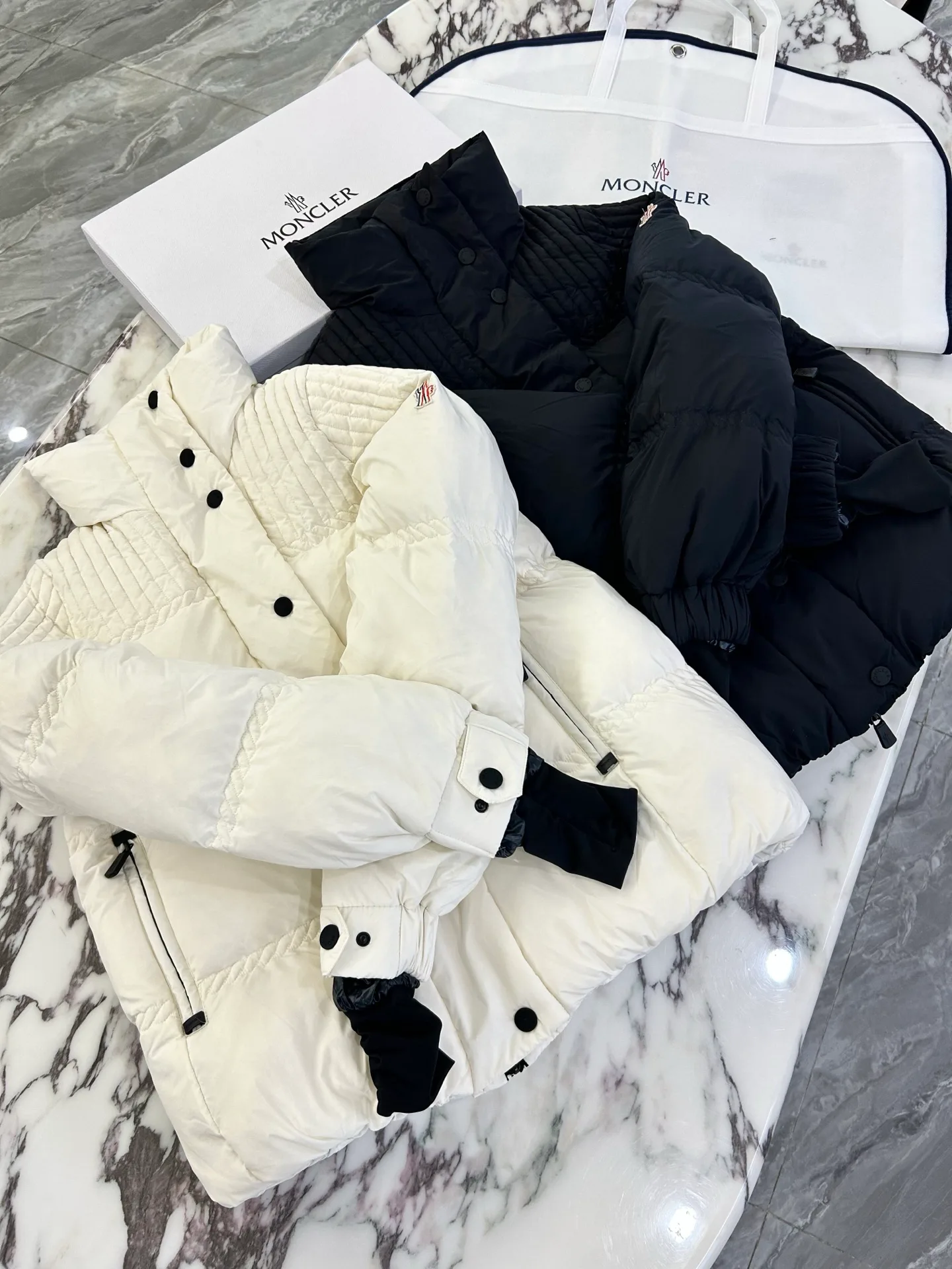 Куртки И Пуховики Мужские Moncler 18231499