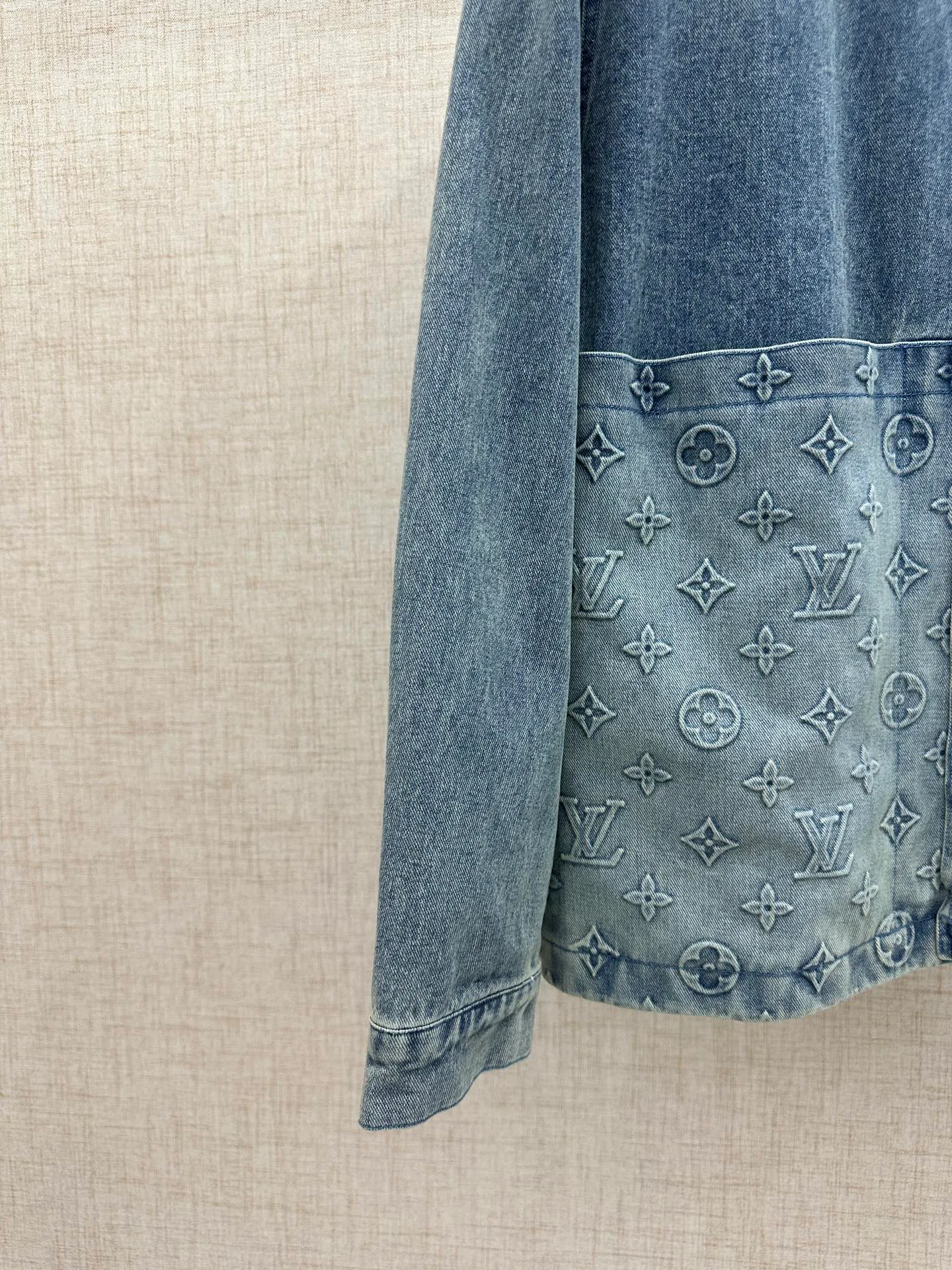 Куртки И Пуховики Женские Louis Vuitton 212565