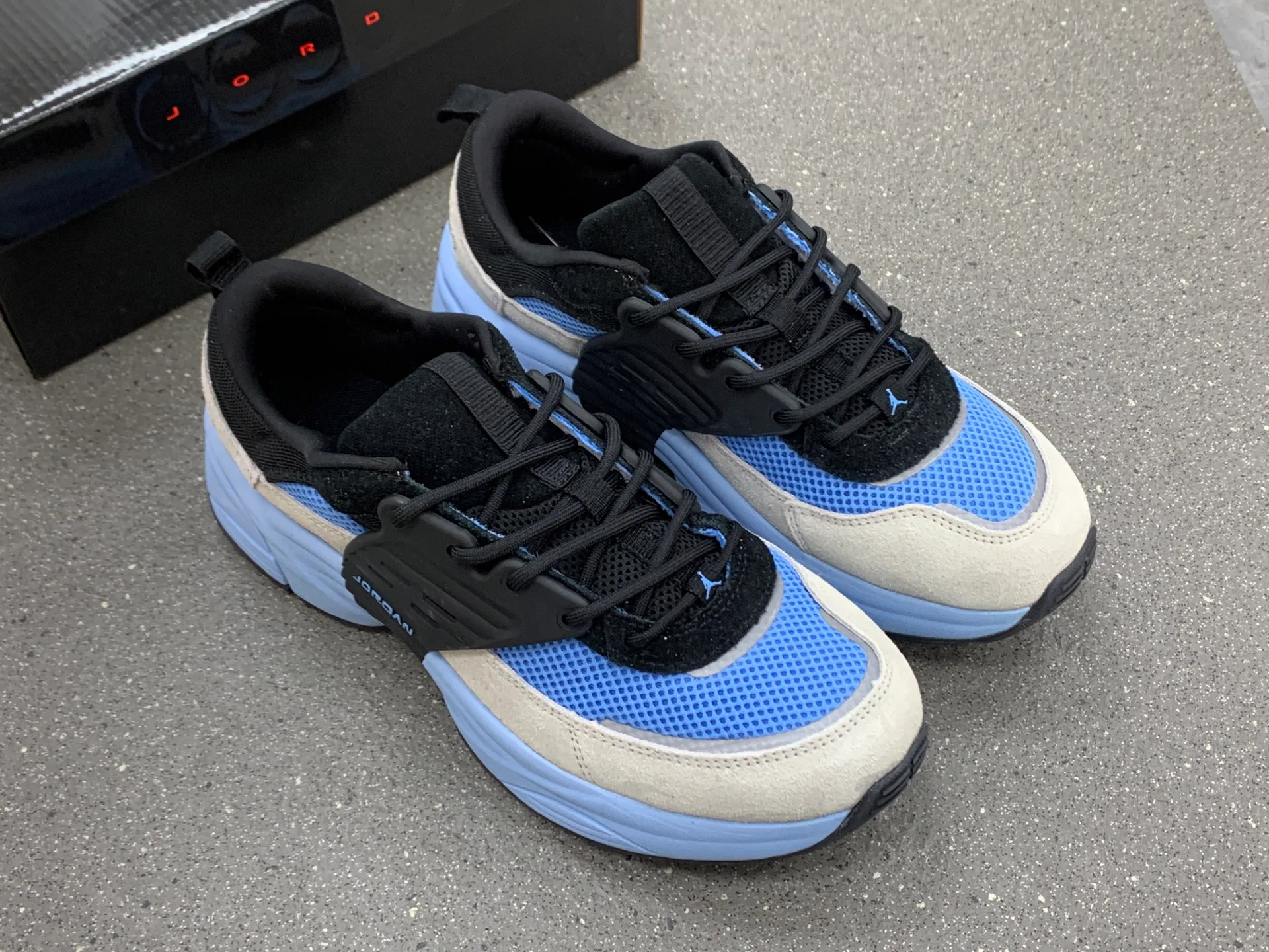 Кроссовки Мужские Air Jordan 1261110