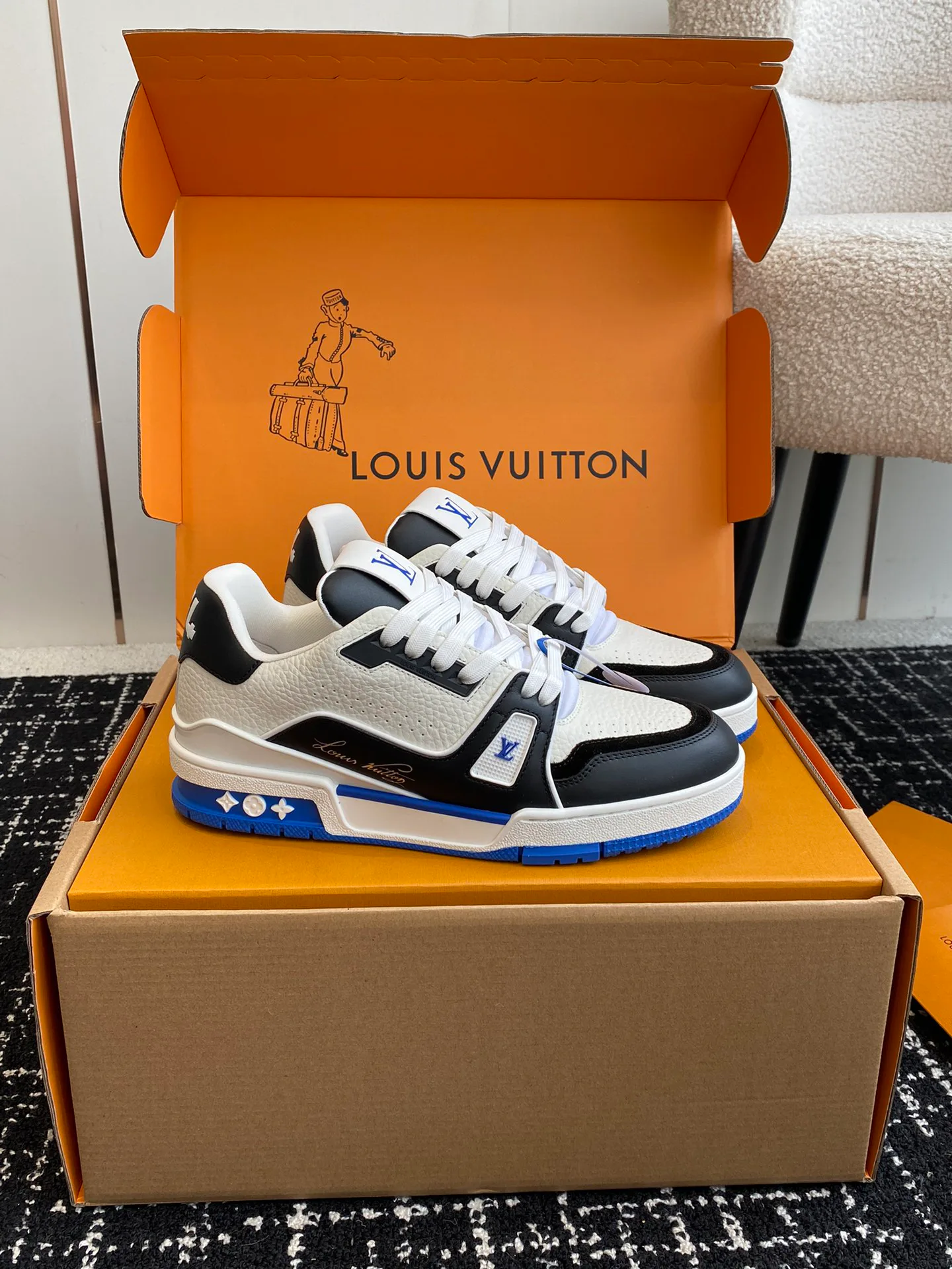 Кроссовки Женские Louis Vuitton 5595104