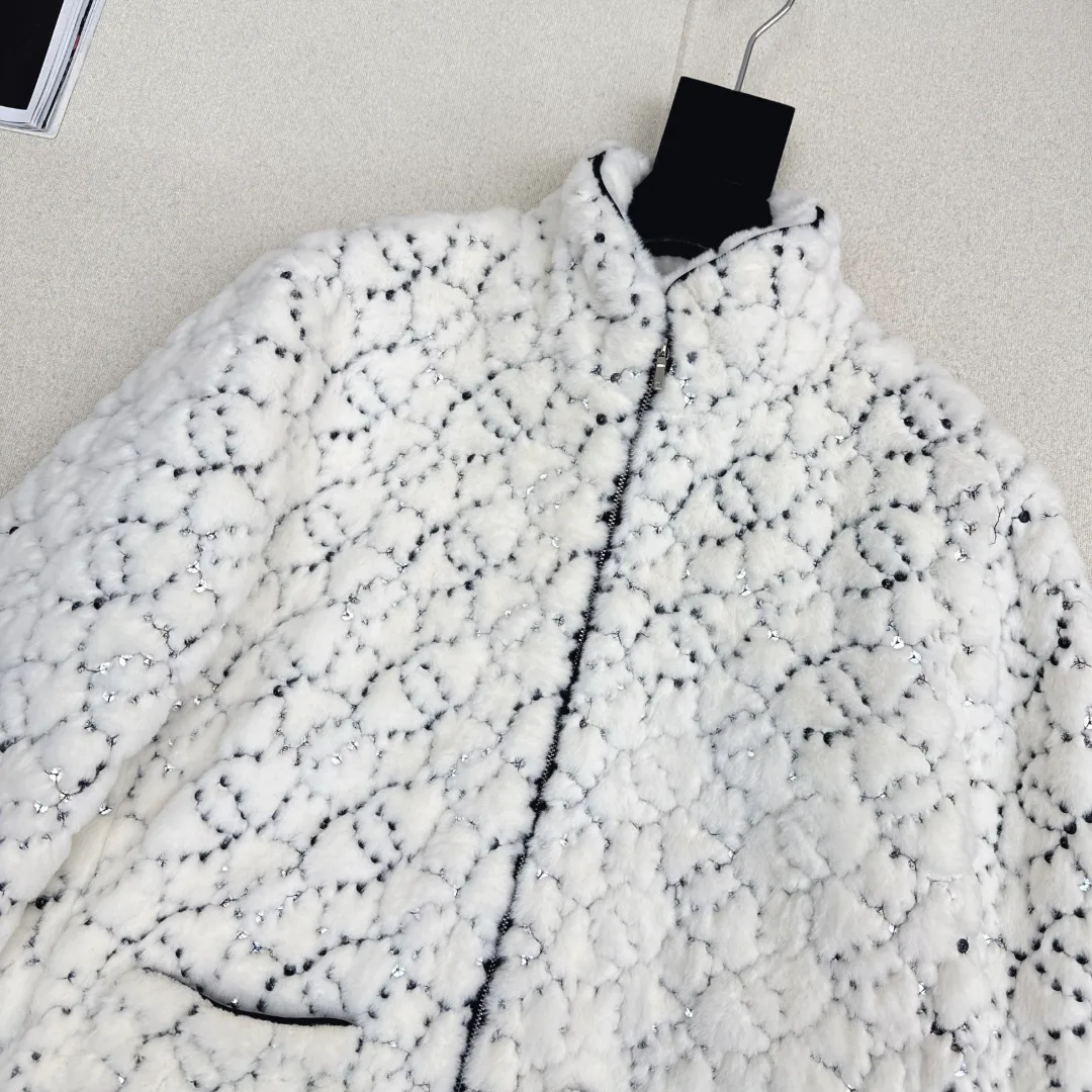 Куртки И Пуховики Женские Chanel 390550