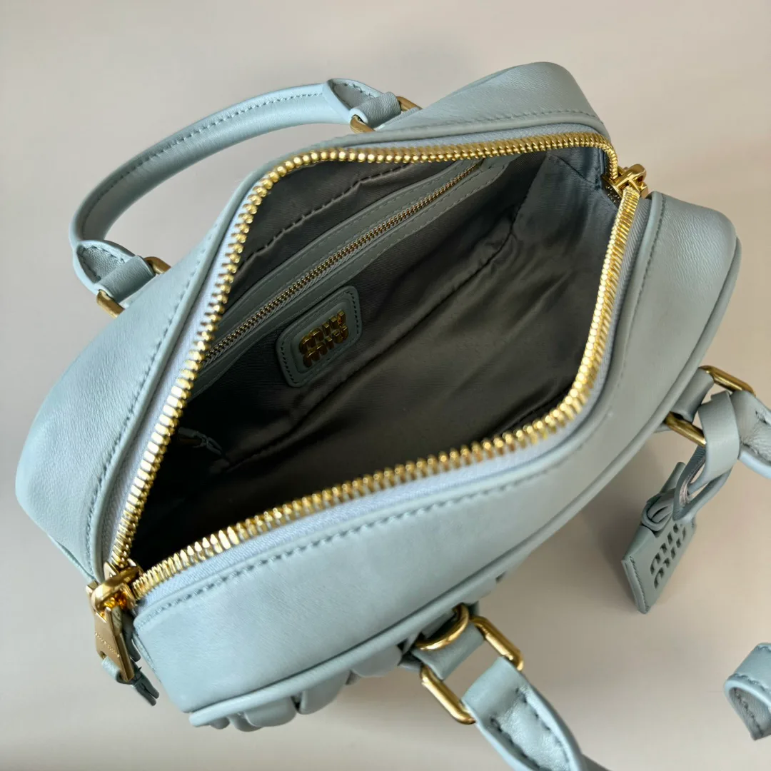 Классические Сумки Женские Miu Miu 11727913