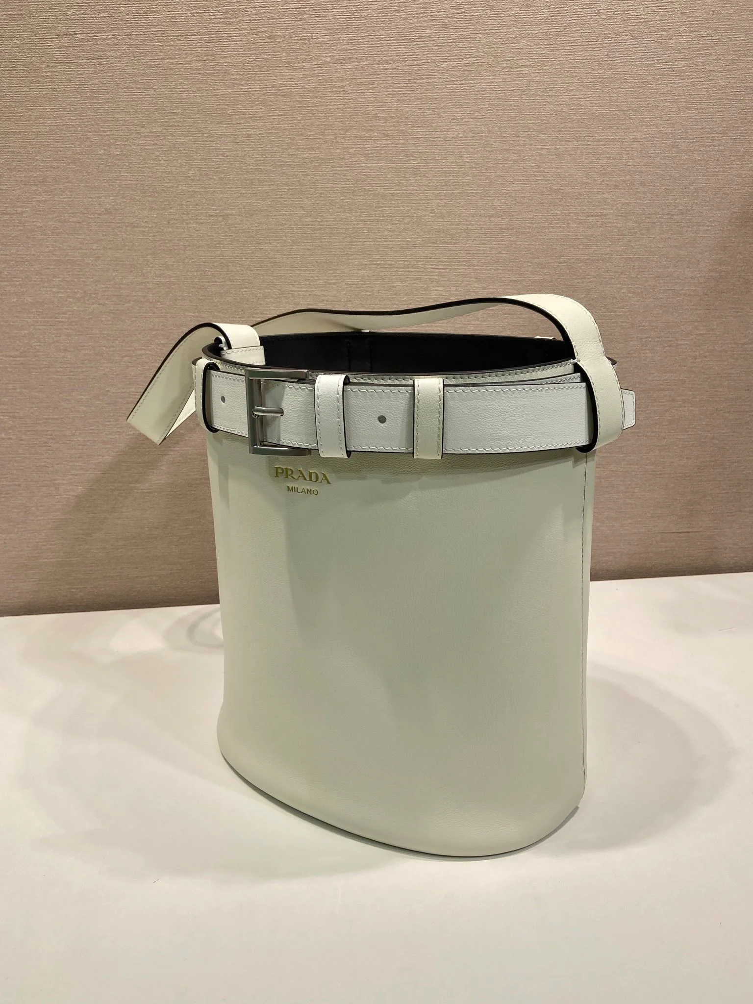 Классические Сумки Женские Prada 11886383
