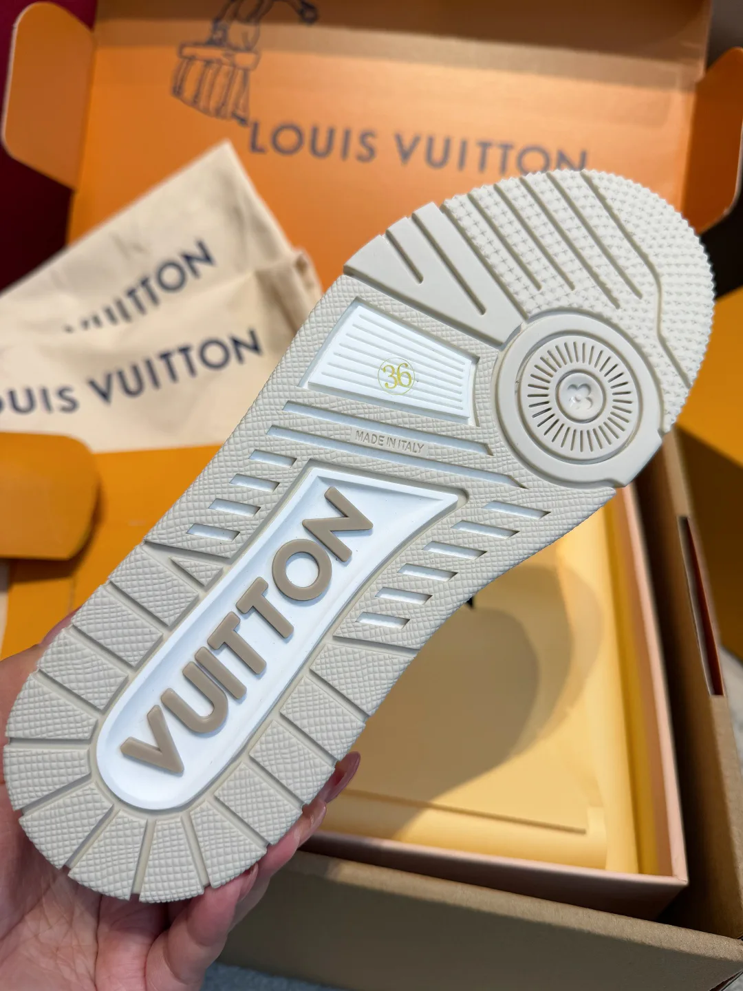 Кроссовки Женские Louis Vuitton 12789344