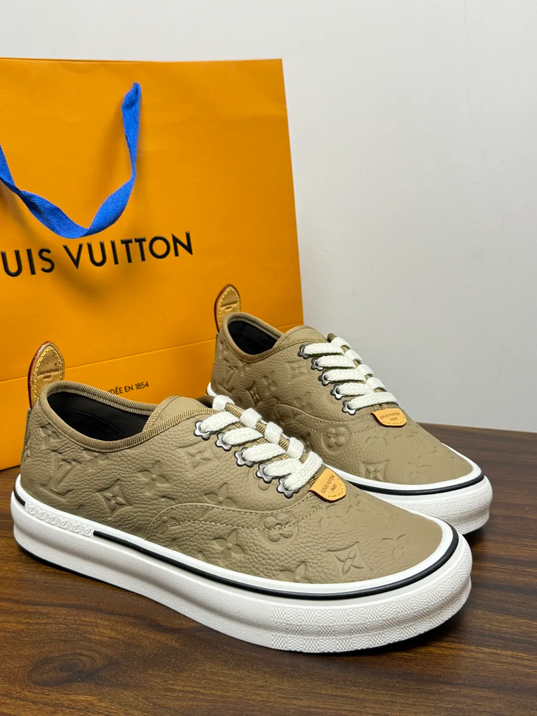 Кроссовки Мужские Louis Vuitton 19716465