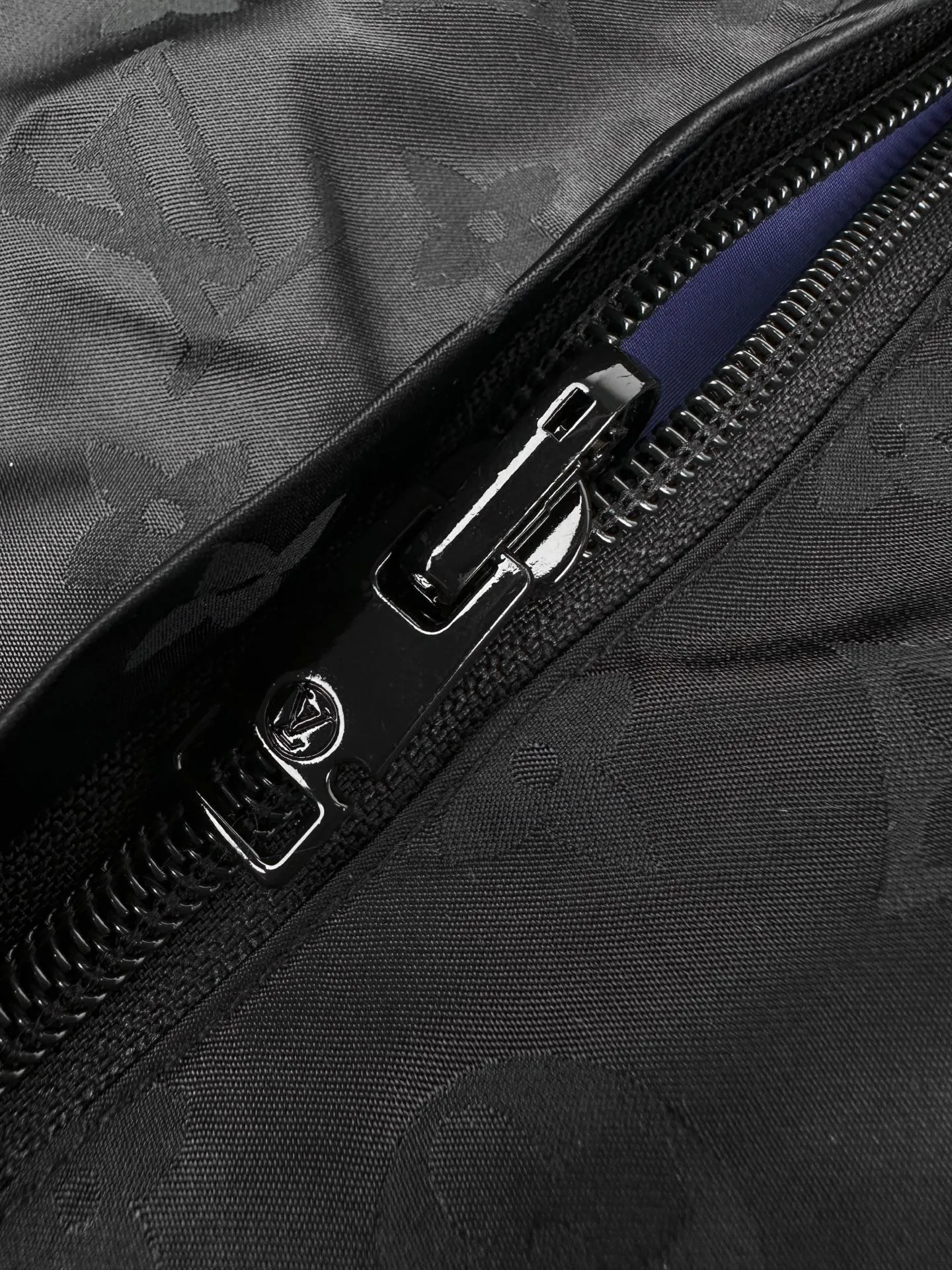 Куртки И Пуховики Женские Louis Vuitton 17954371