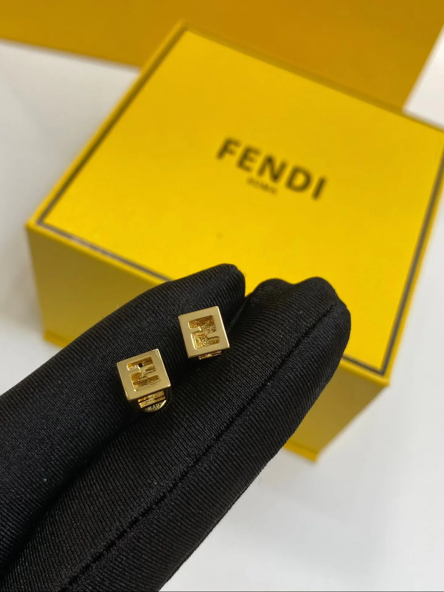 Бижутерия Fendi 18123182