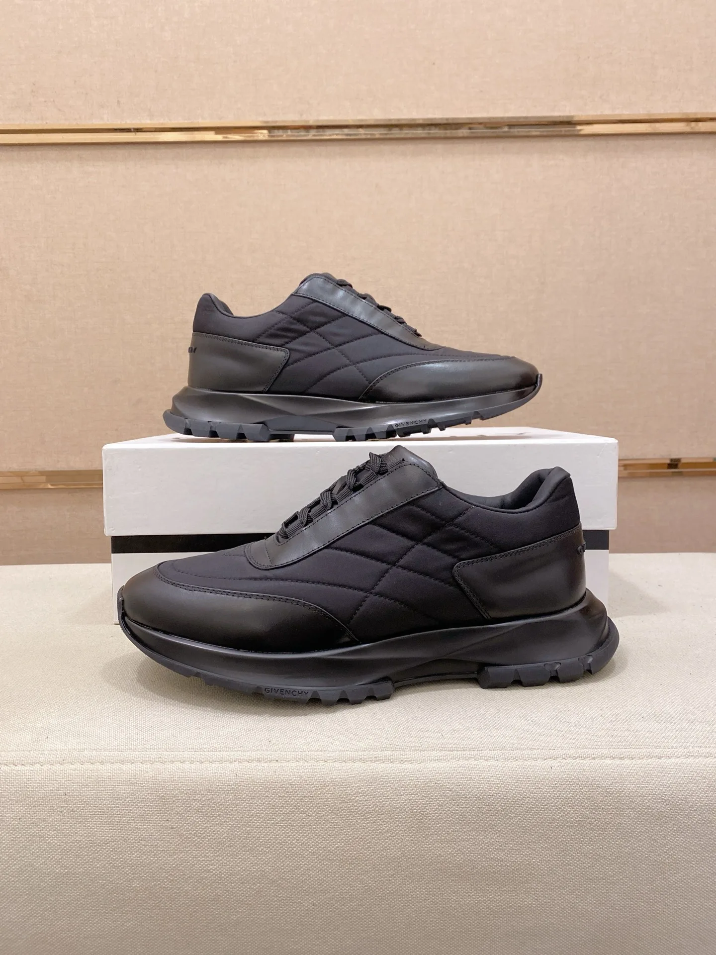 Кроссовки Мужские Givenchy 829516