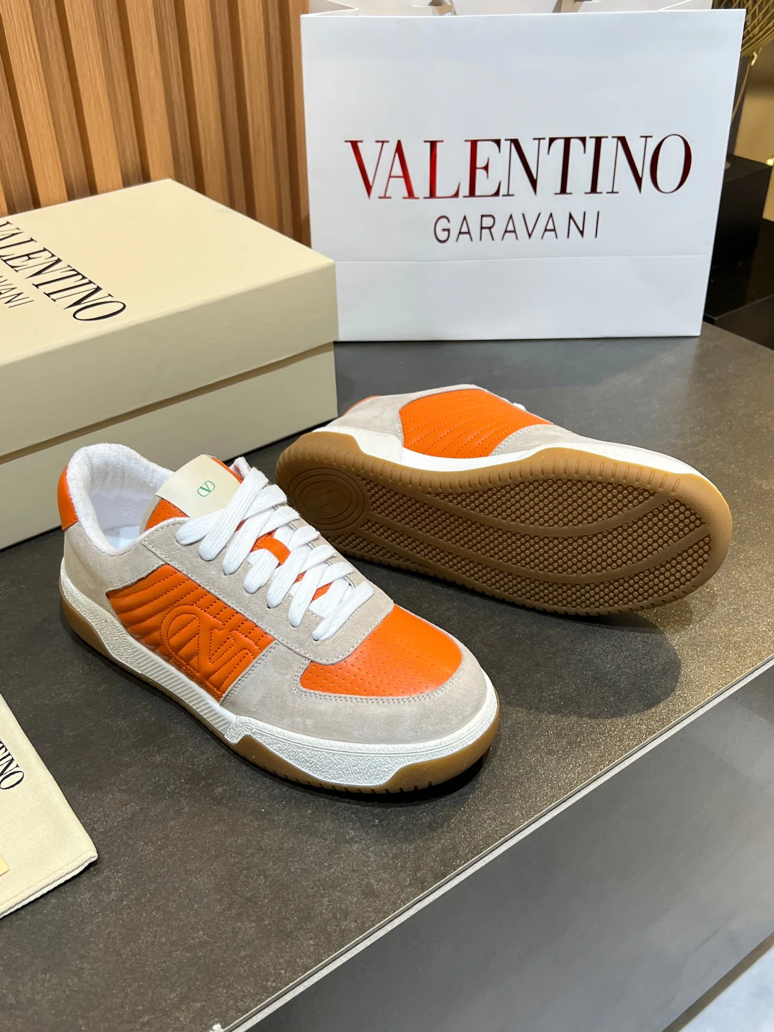 Кроссовки Женские Valentino 11679384