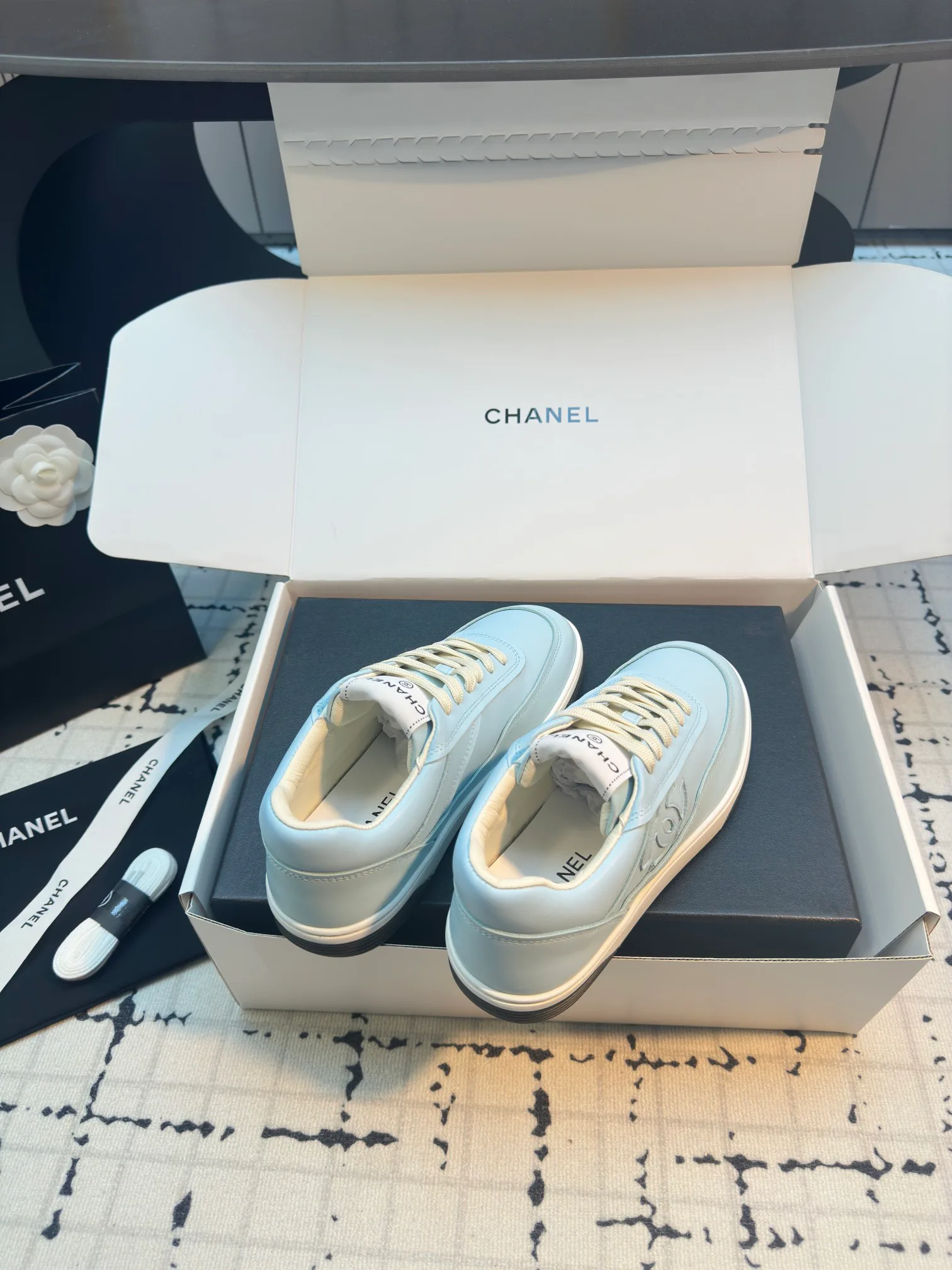 Кроссовки Женские Chanel 10468575