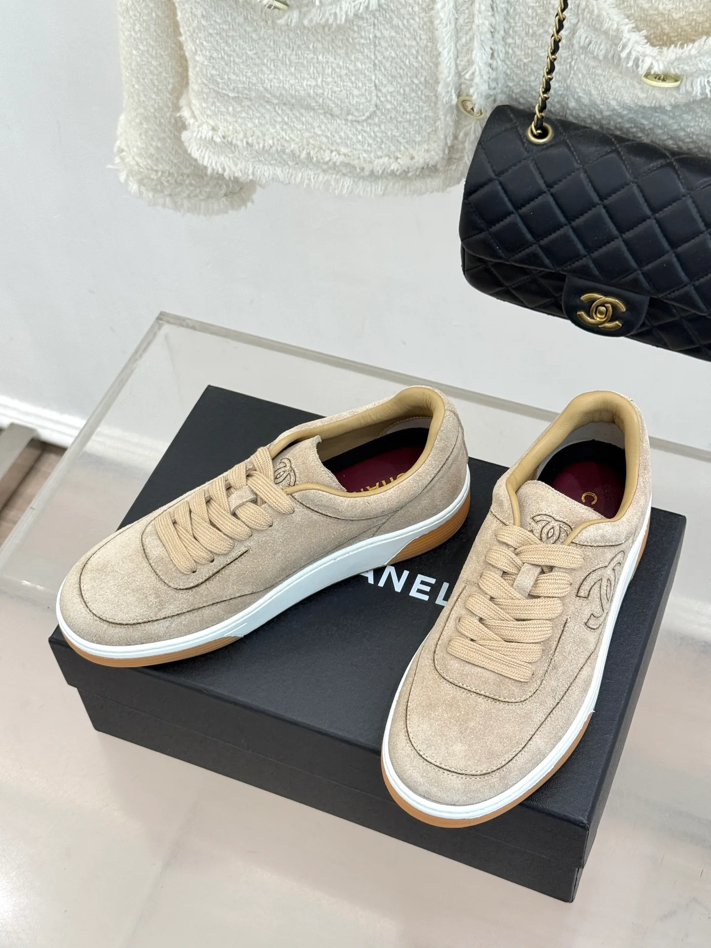Кроссовки Женские Chanel 18154786