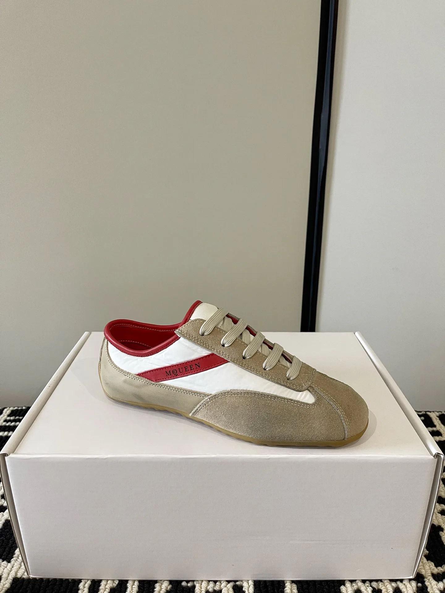 Кроссовки Женские Alexander Mcqueen 18386253