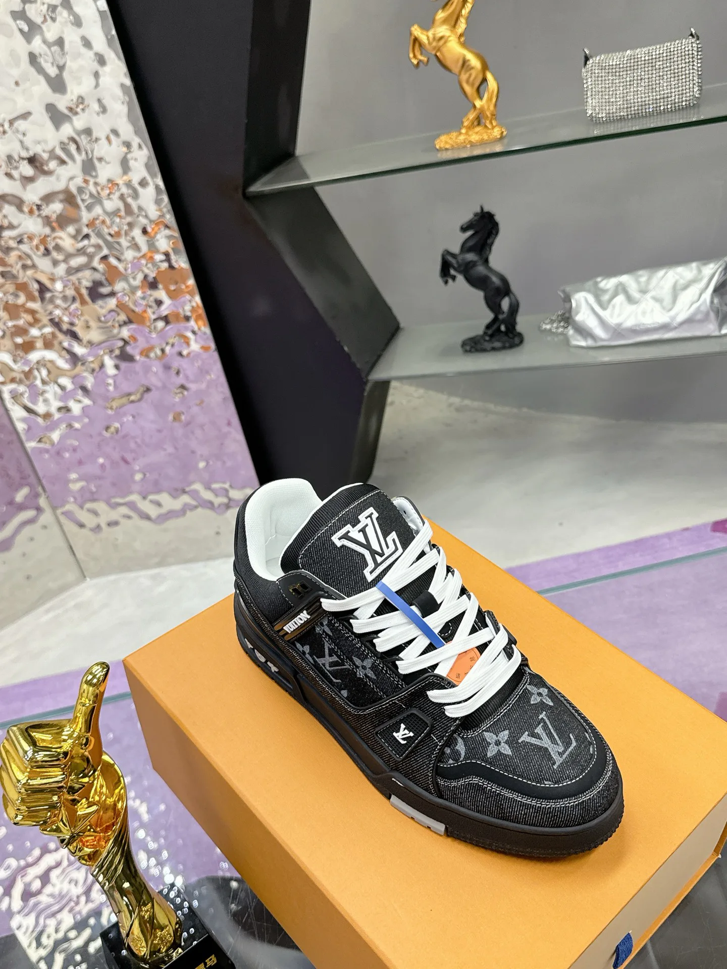 Кроссовки Женские Louis Vuitton 170179