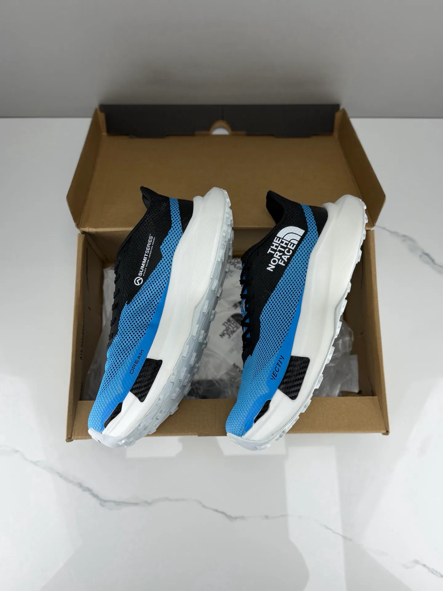 Кроссовки Женские The North Face 17957537