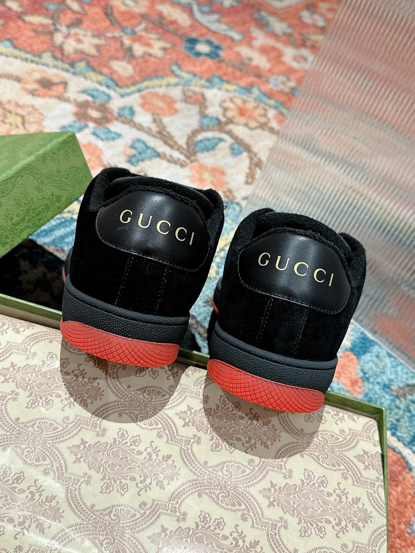 Кроссовки Женские Gucci 17956685