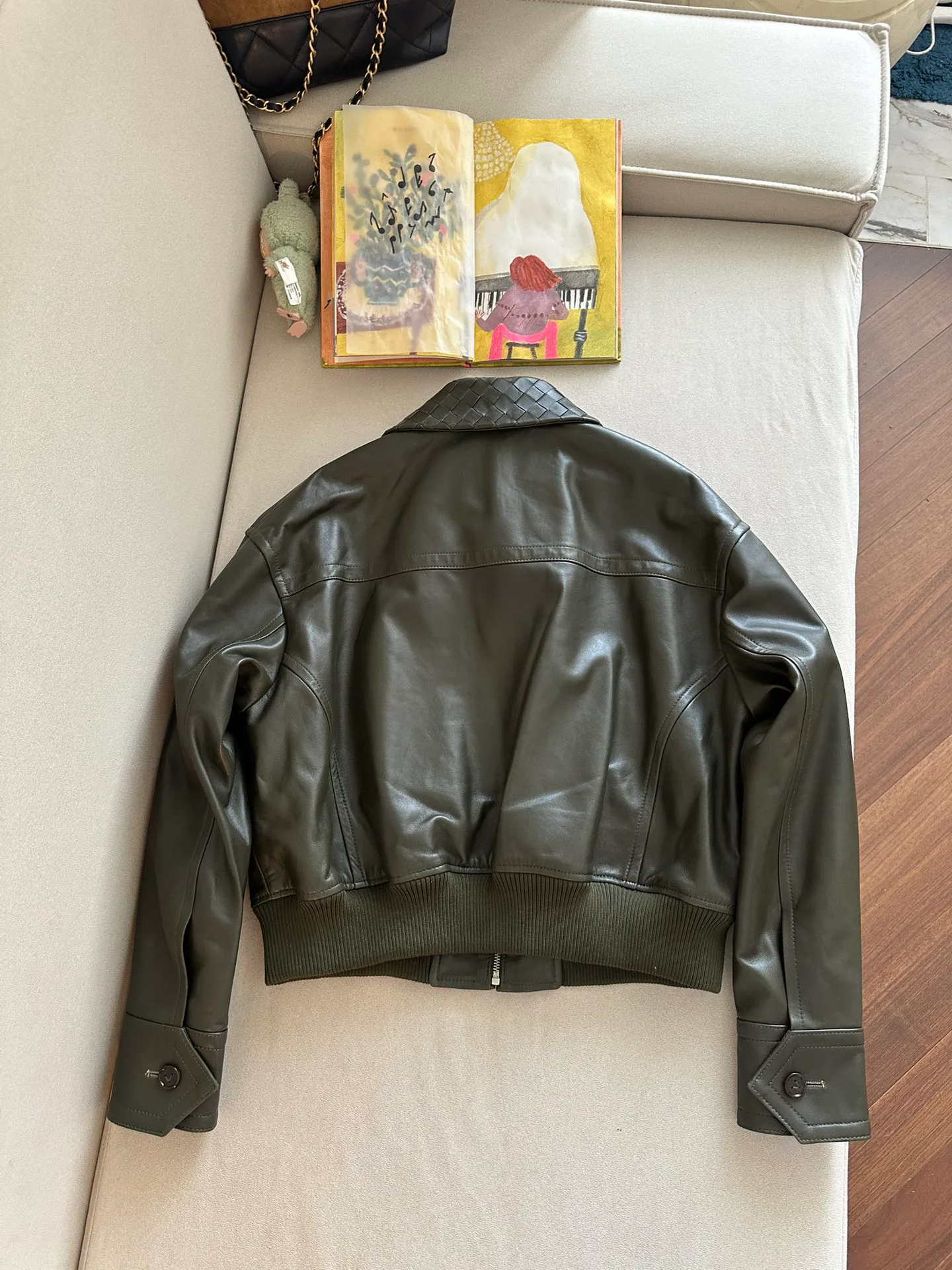 Кожаные Куртки И Дублёнки Женские Bottega Veneta 3567272