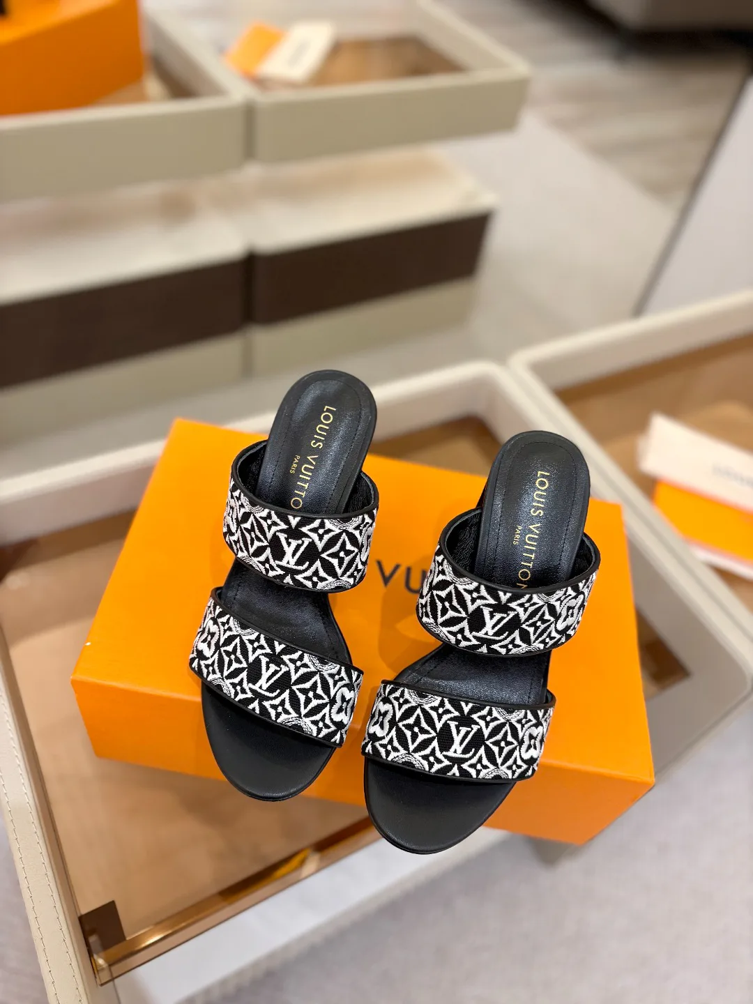 Сандалии Женские Louis Vuitton 9865329