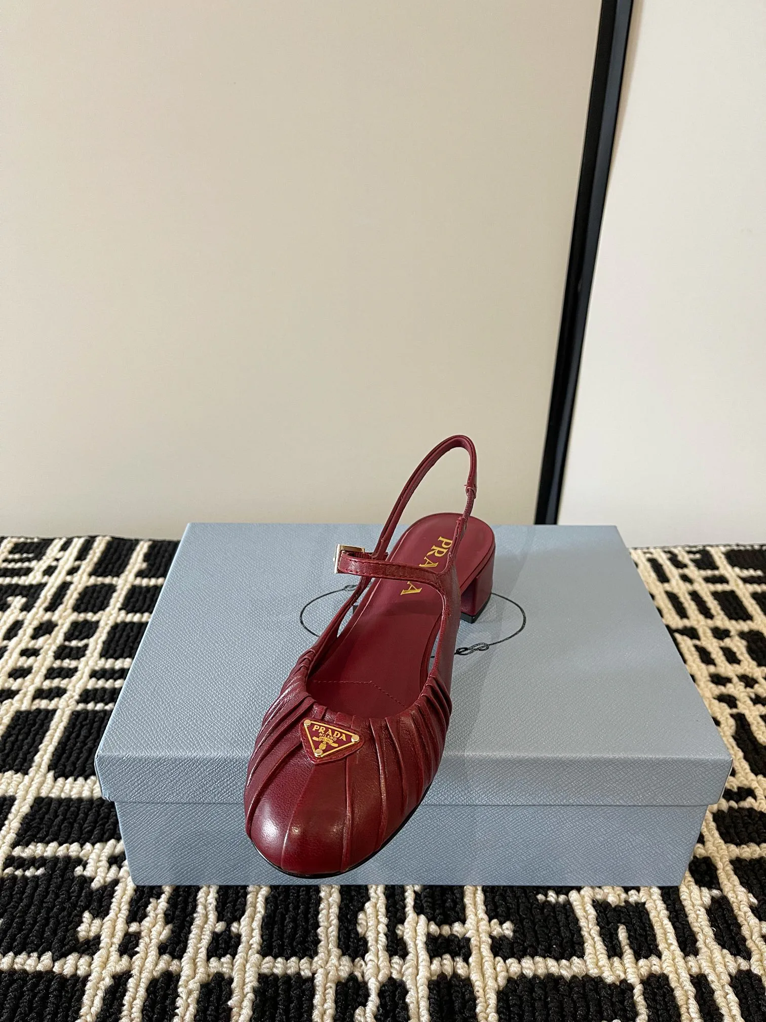 Босоножки Женские Prada 11407424
