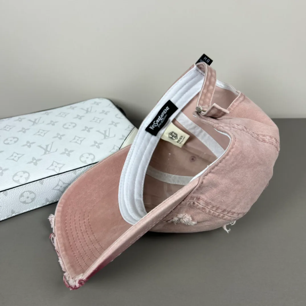 Головные Уборы Saint Laurent 11015