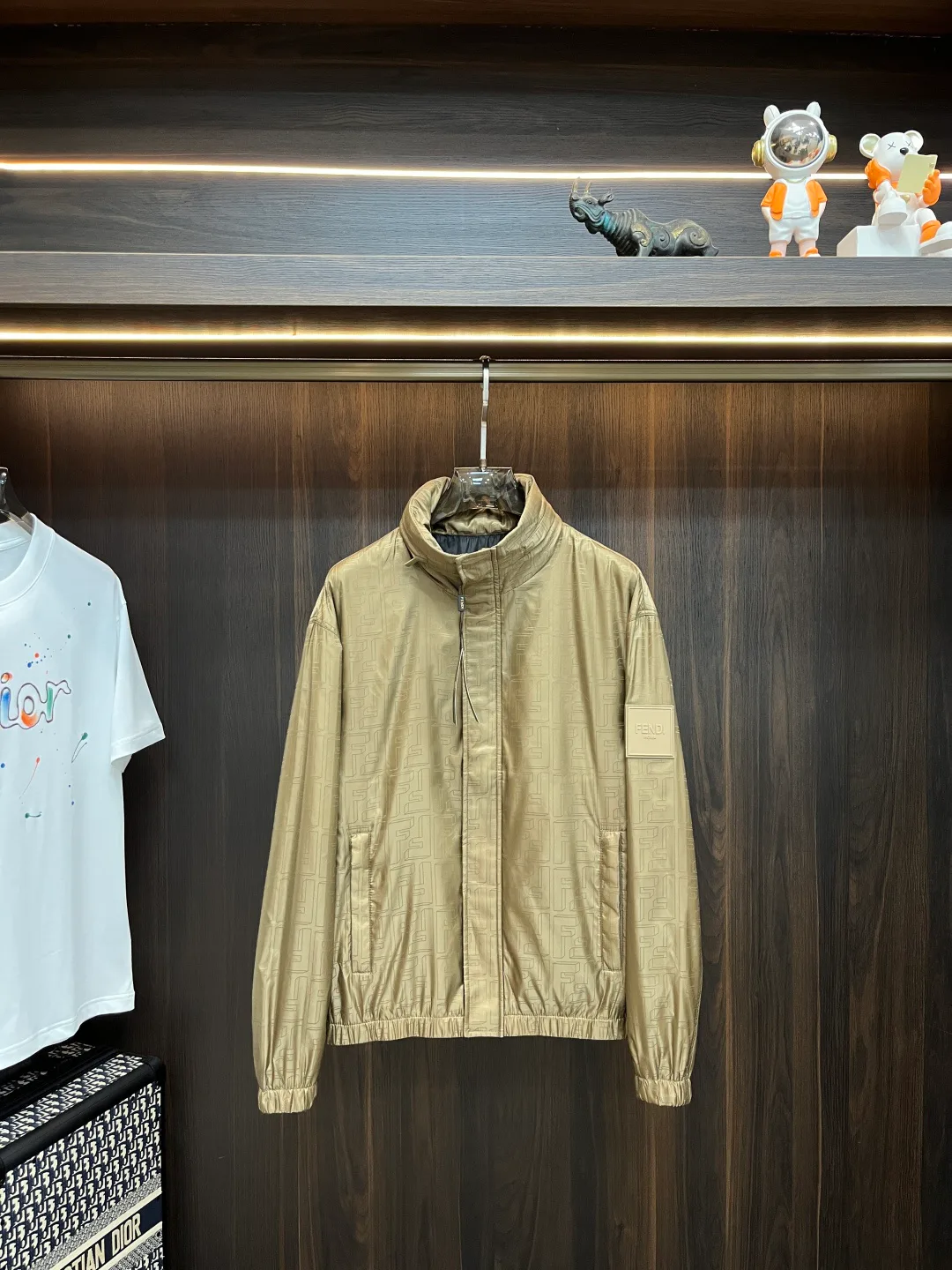 Куртки И Пуховики Женские Fendi 18416721