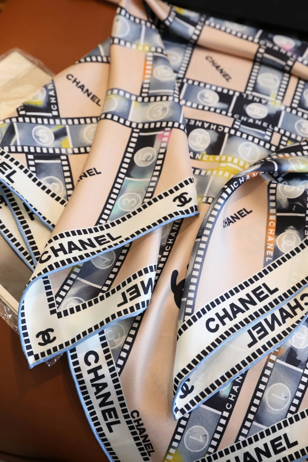 Платки Chanel 13351572