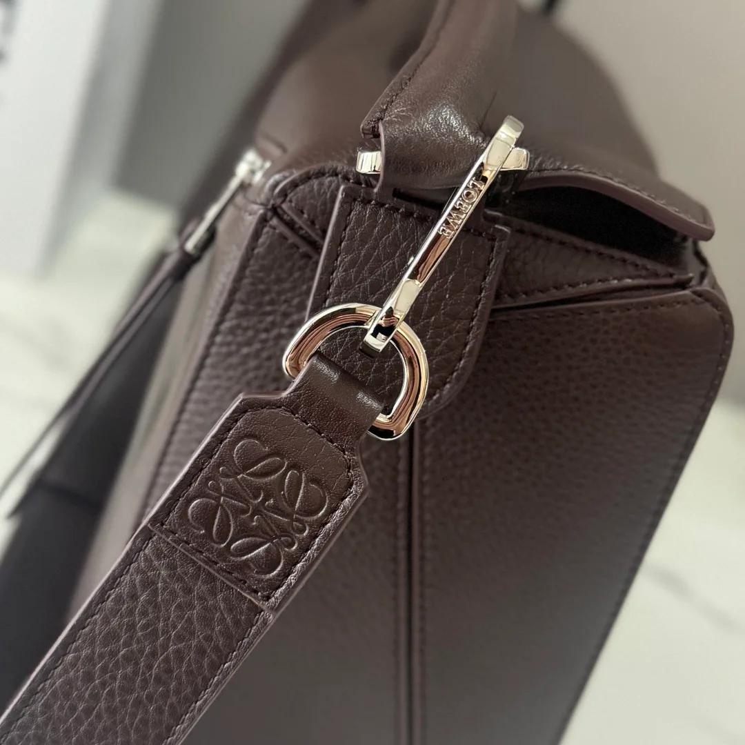 Классические Сумки Женские Loewe 18030339