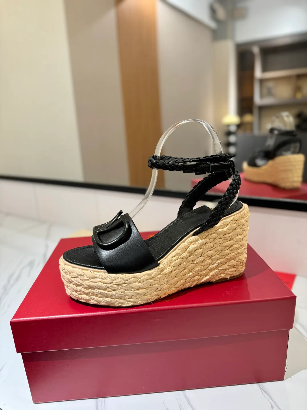 Босоножки Женские Valentino 17946620