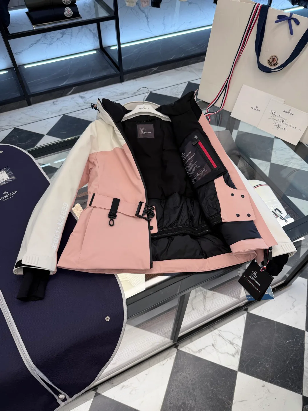 Куртки И Пуховики Женские Moncler 19336108
