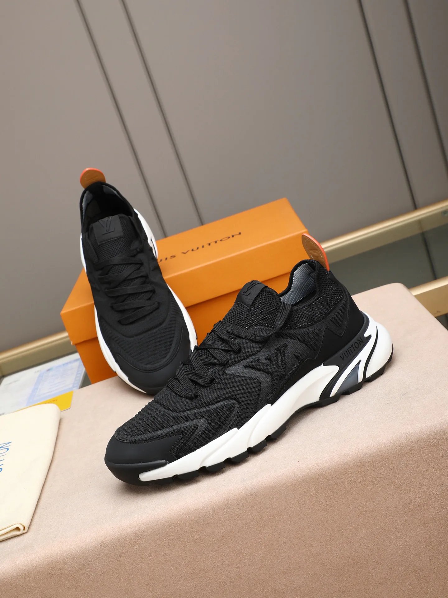 Кроссовки Мужские Louis Vuitton 1277009