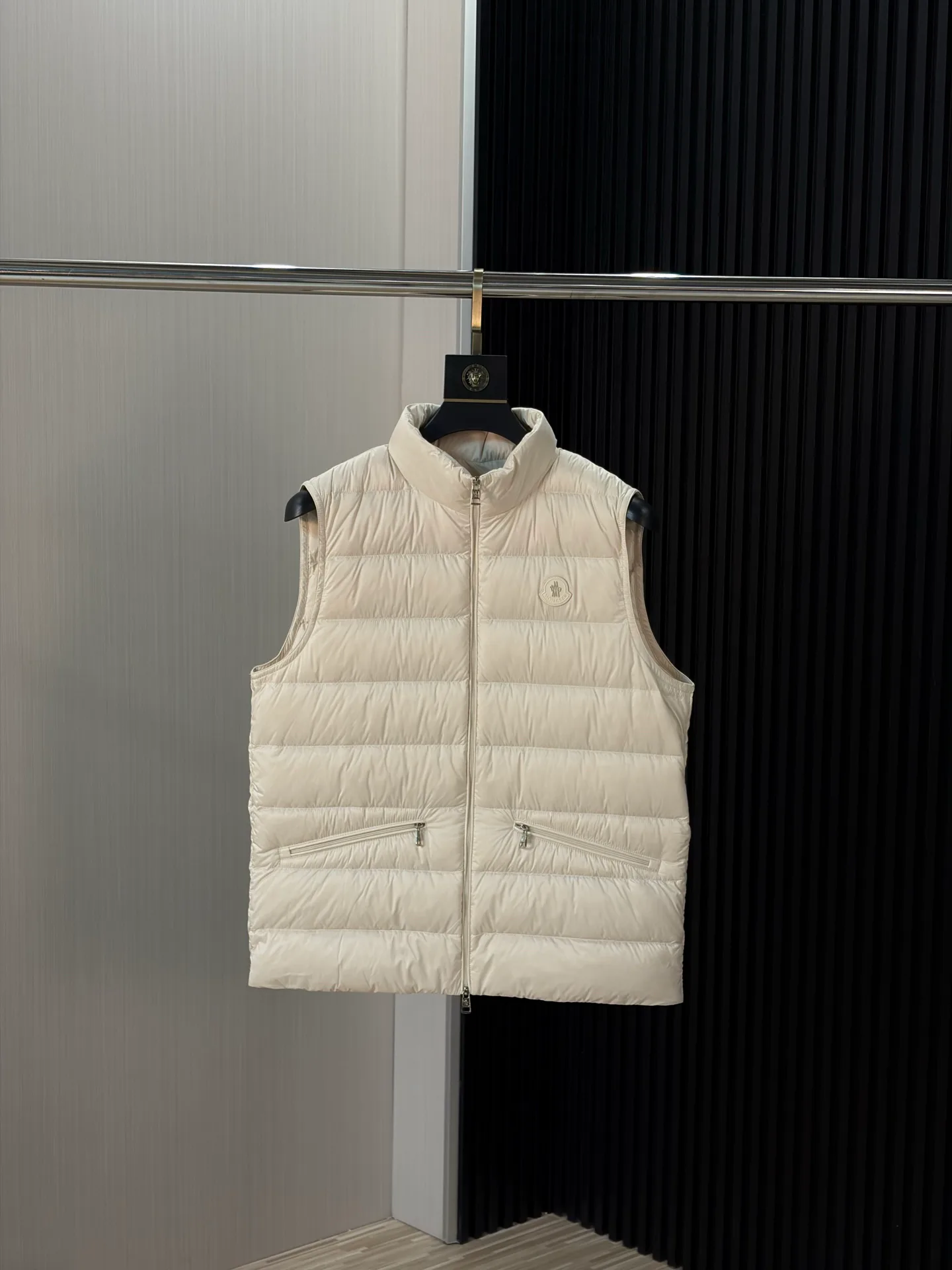 Жилеты Женские Moncler 17944006