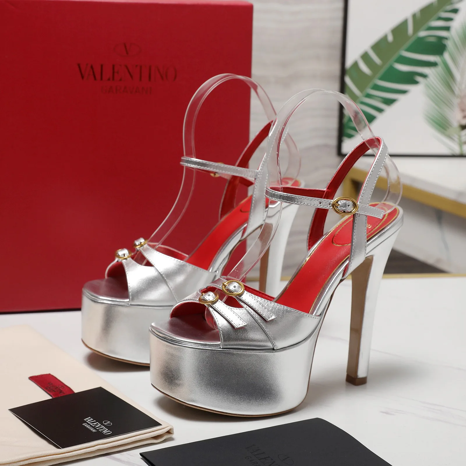 Босоножки Женские Valentino 13542427