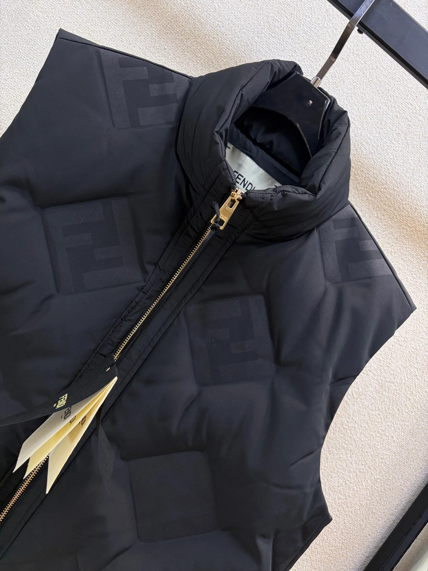 Жилеты Женские Fendi 18605873