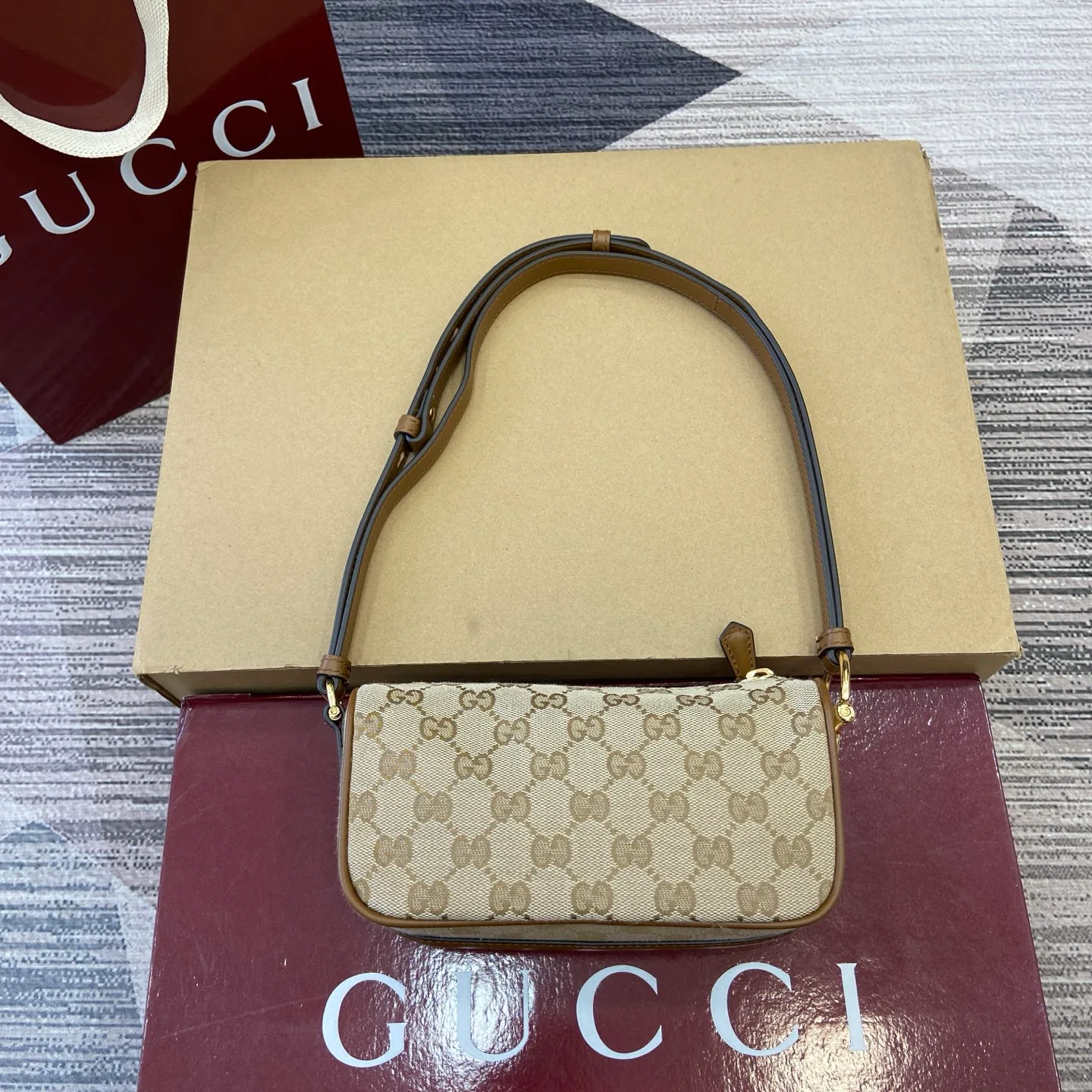 Классические Сумки Женские Gucci 11704002