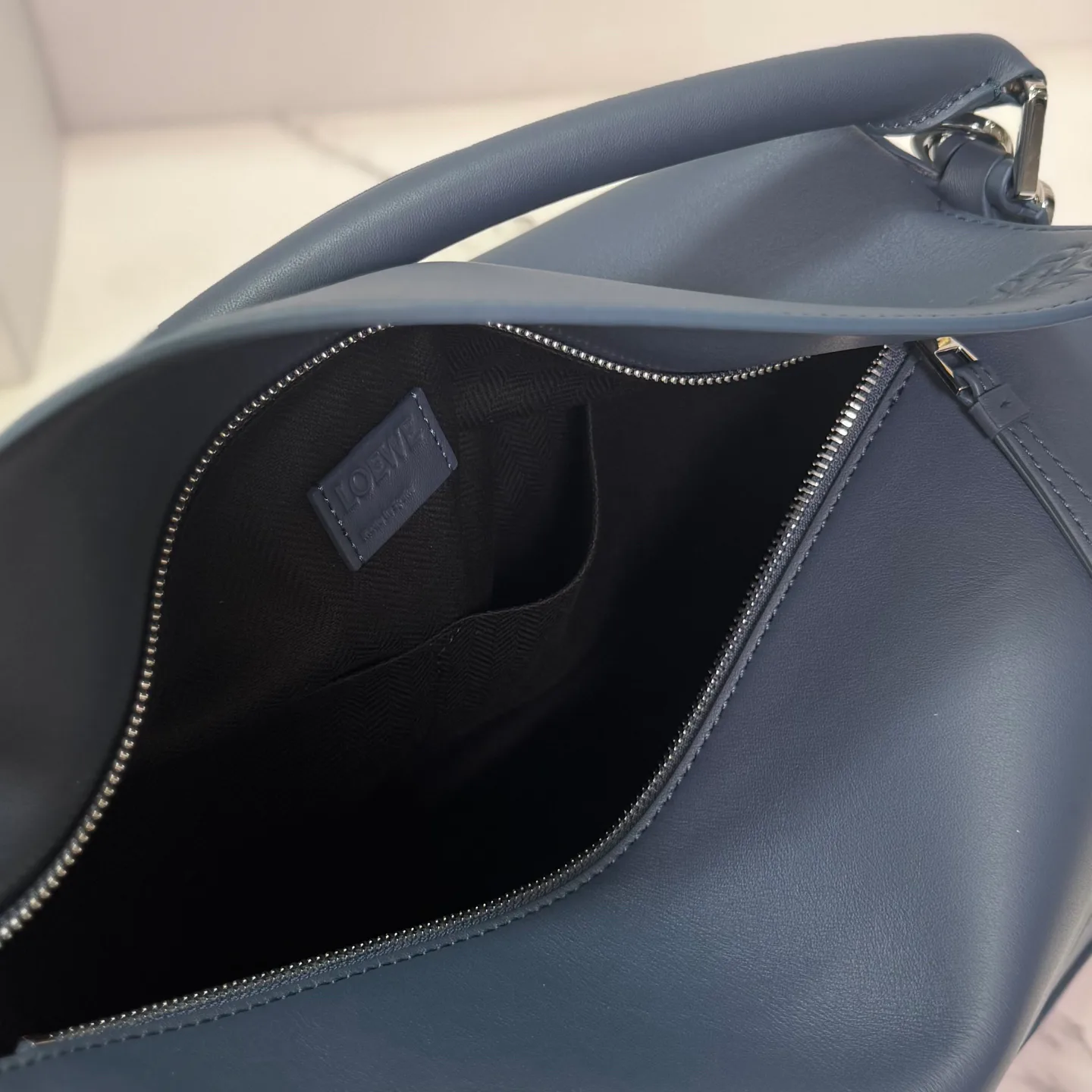 Классические Сумки Женские Loewe 18030370