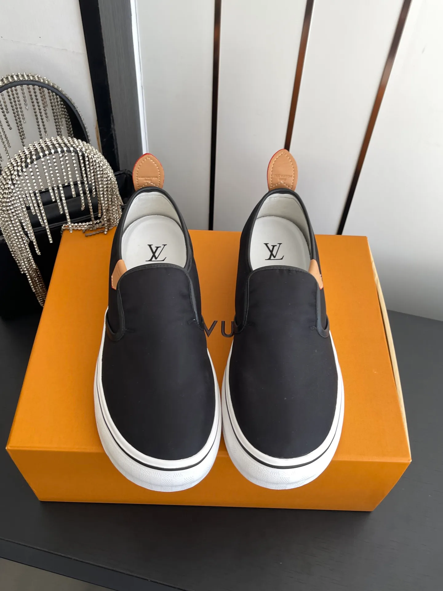 Кроссовки Мужские Louis Vuitton 17908529