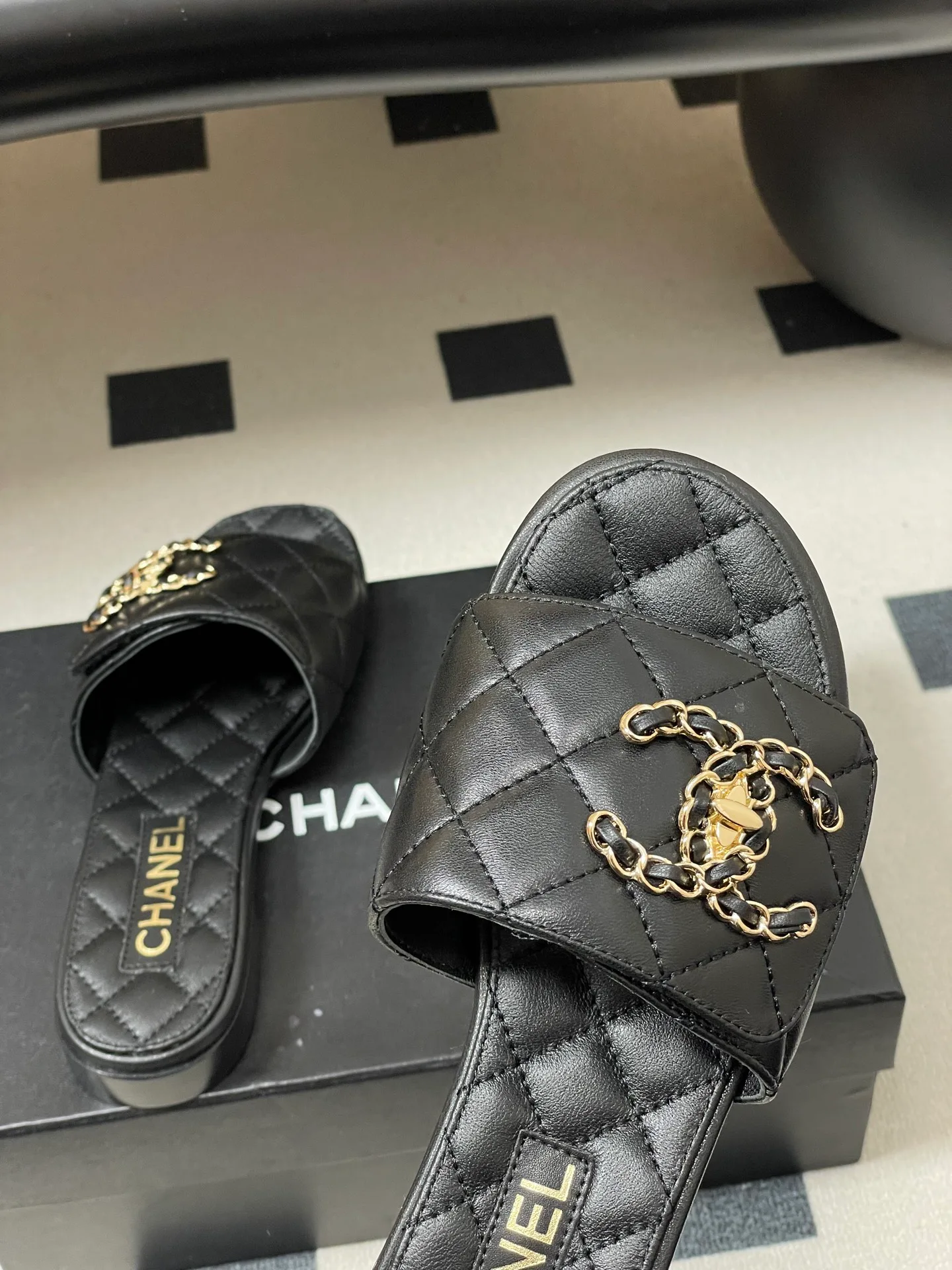 Босоножки Женские Chanel 10993841