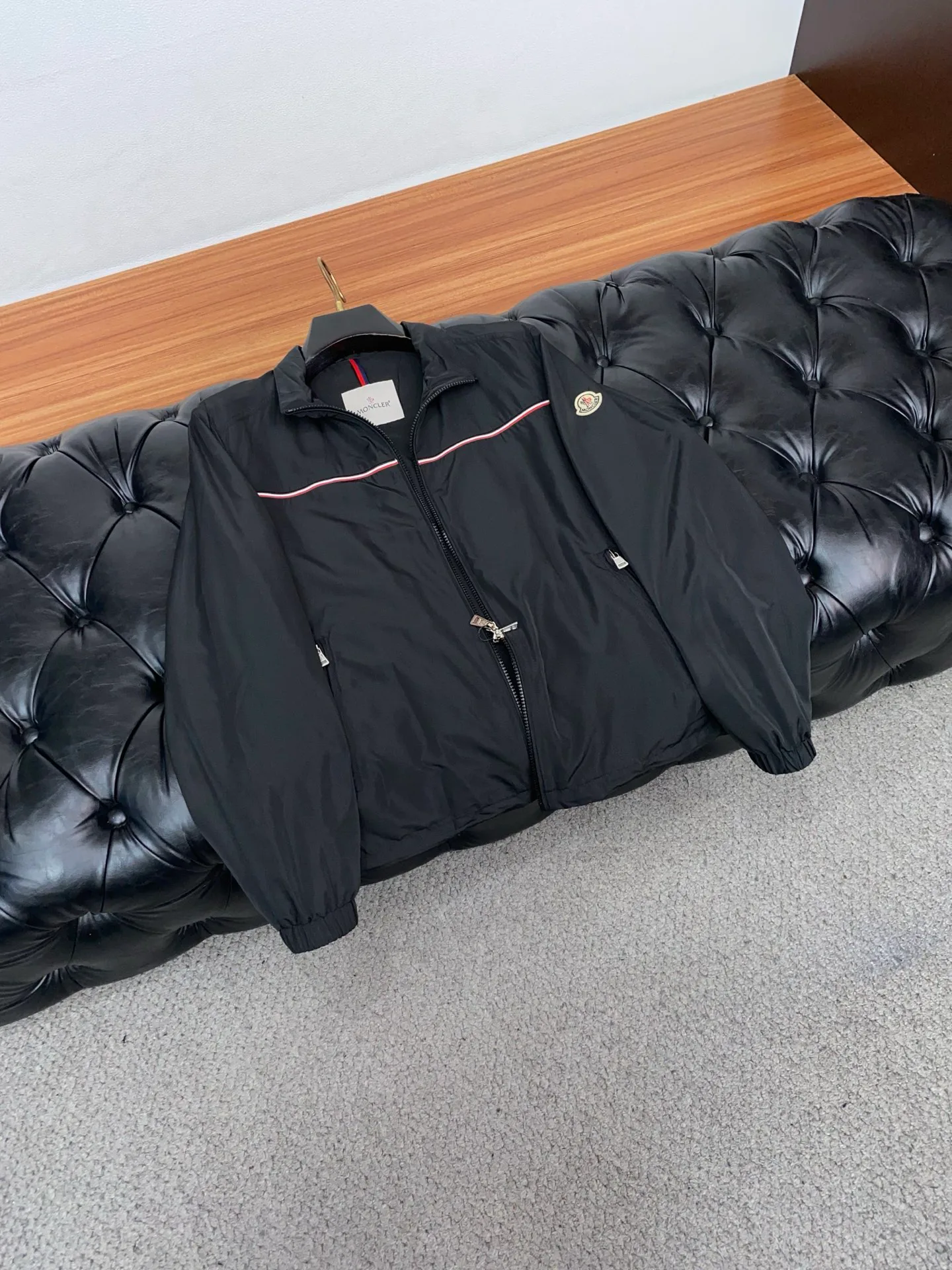 Куртки И Пуховики Мужские Moncler 11523278