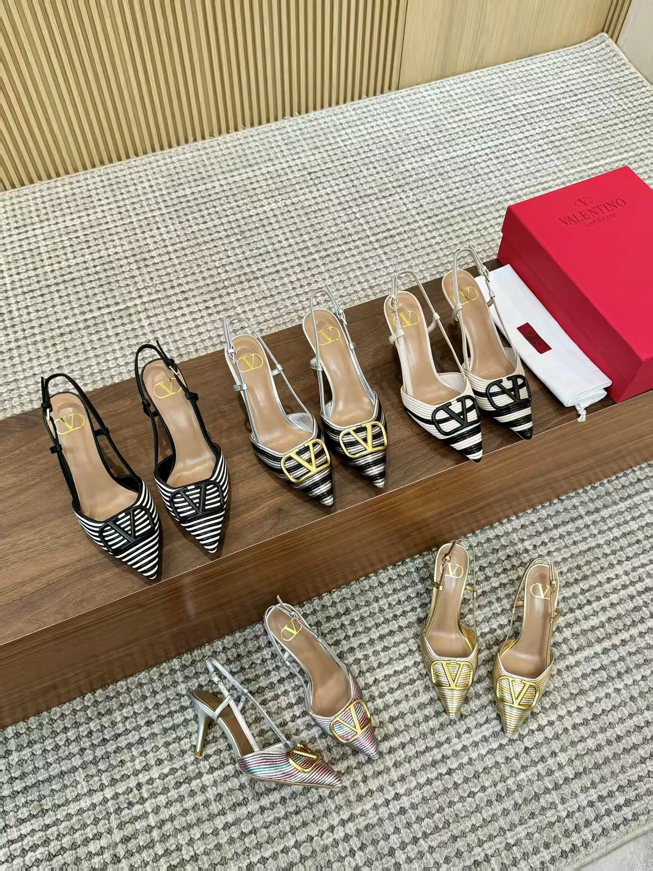 Босоножки Женские Valentino 17956881