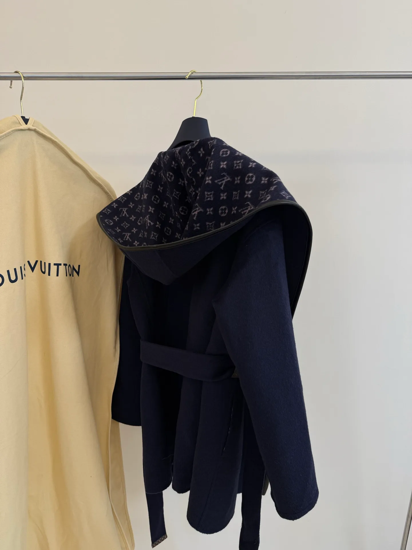 Пальто Женские Louis Vuitton 18601492