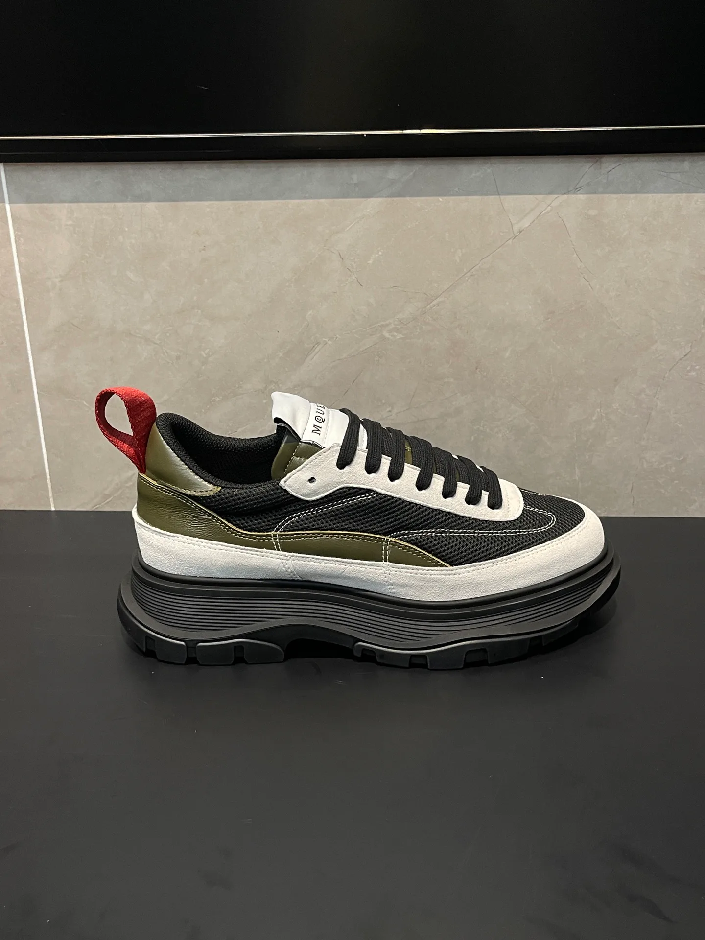Кроссовки Женские Alexander Mcqueen 18363945