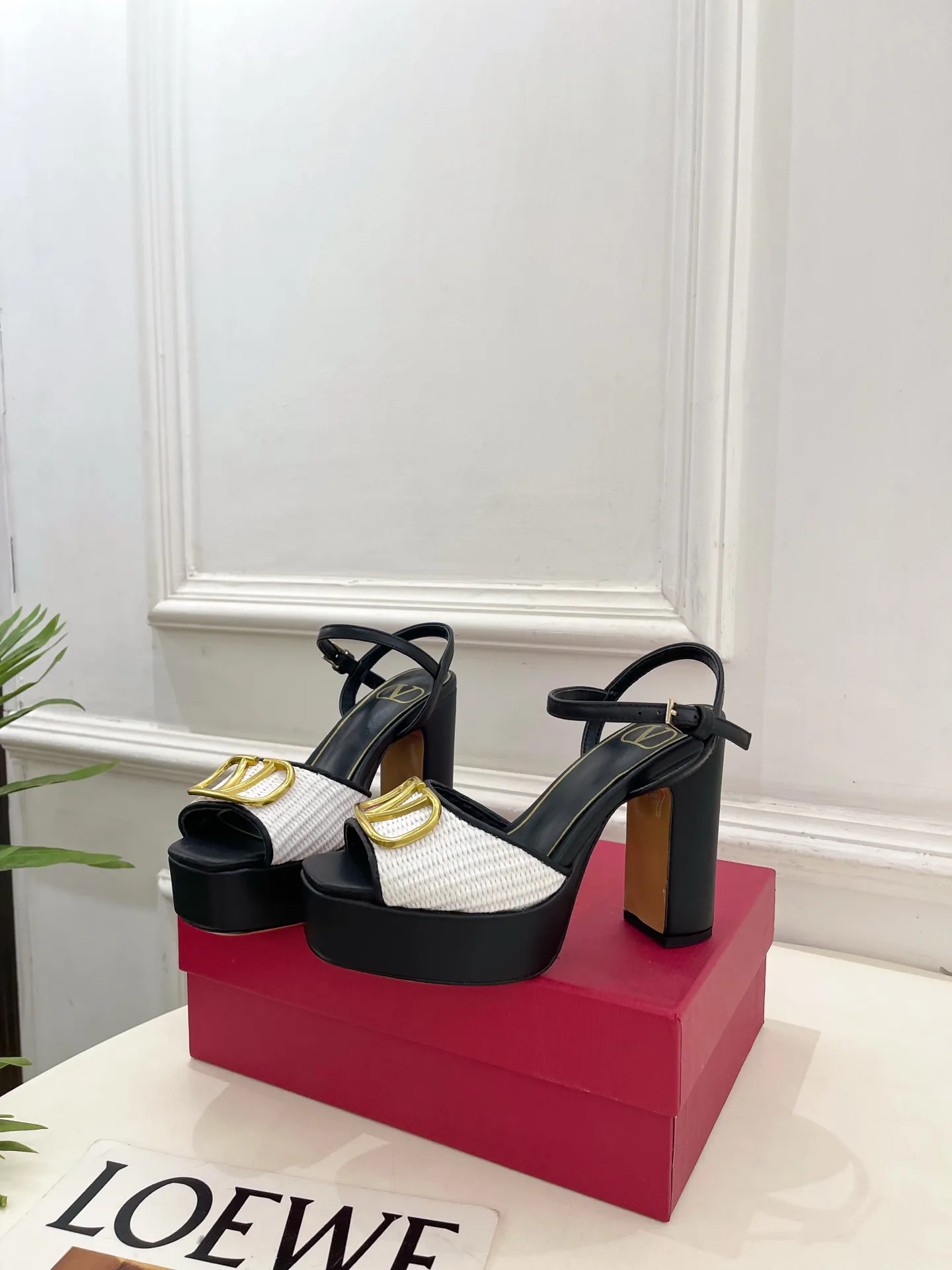 Босоножки Женские Valentino 13085017