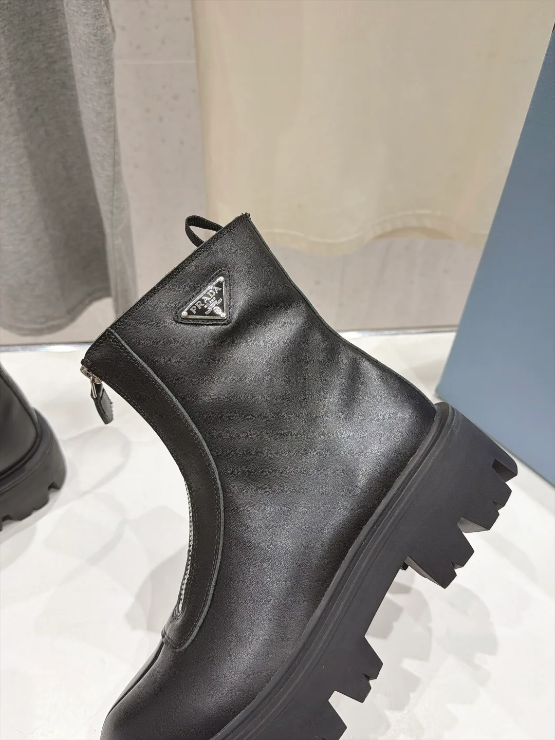 Ботинки Женские Prada 19133658