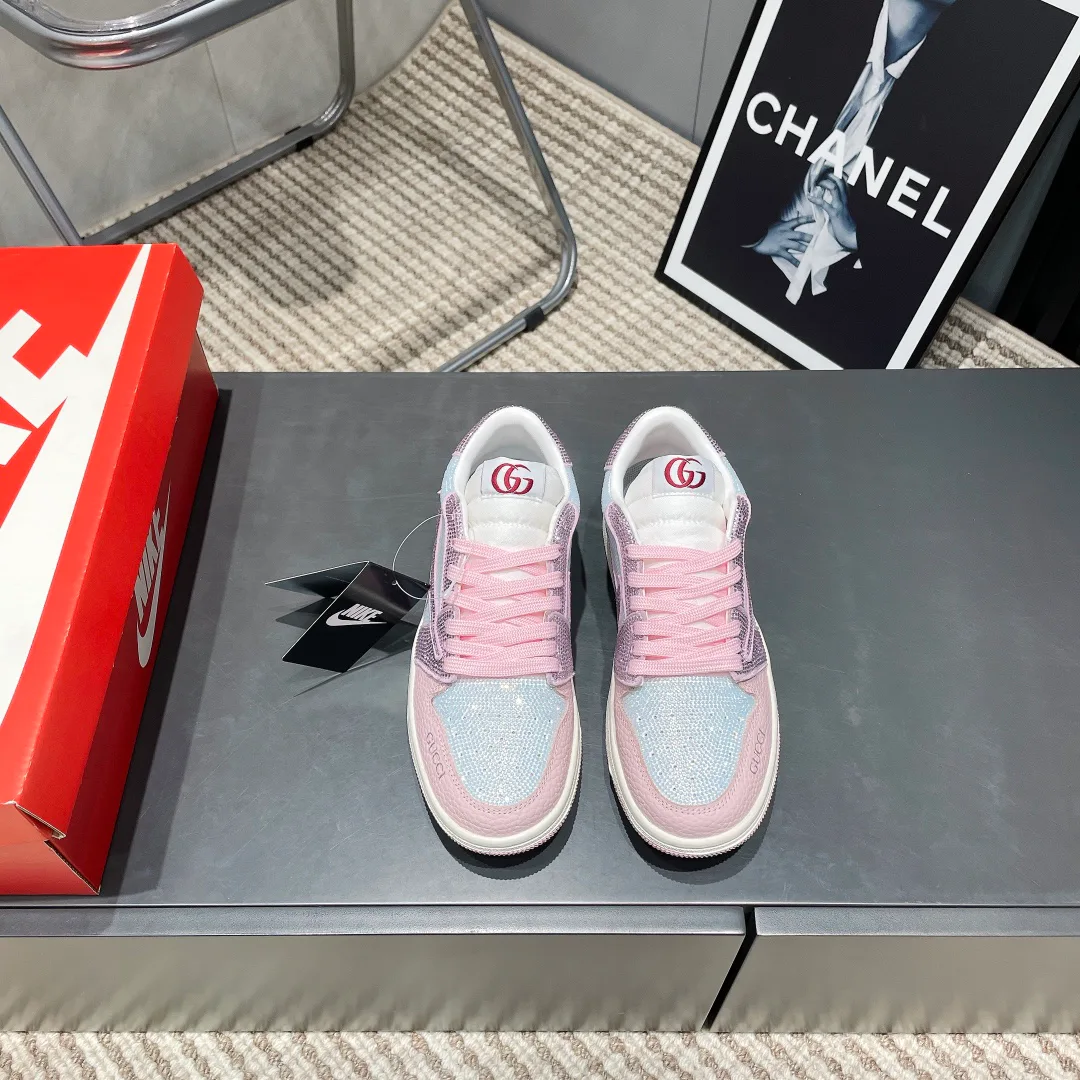 Кроссовки Женские Gucci 209026