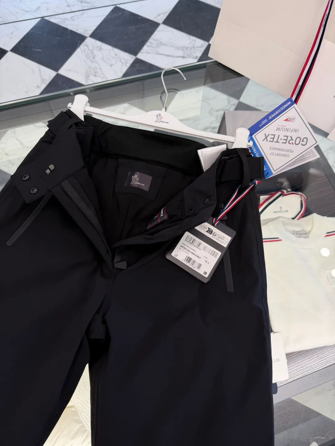 Брюки Женские Moncler 18133616