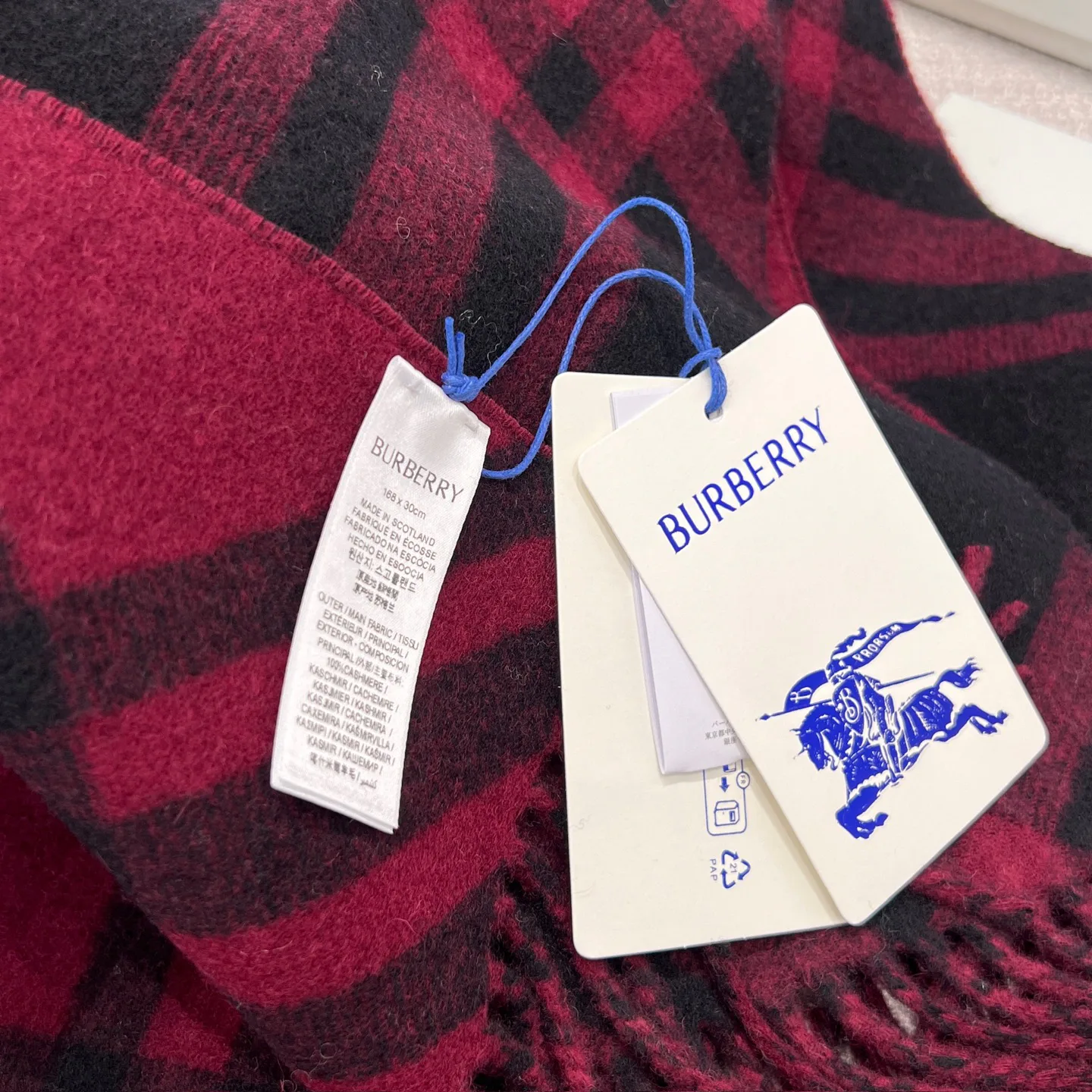 Шарфы Burberry 17945523