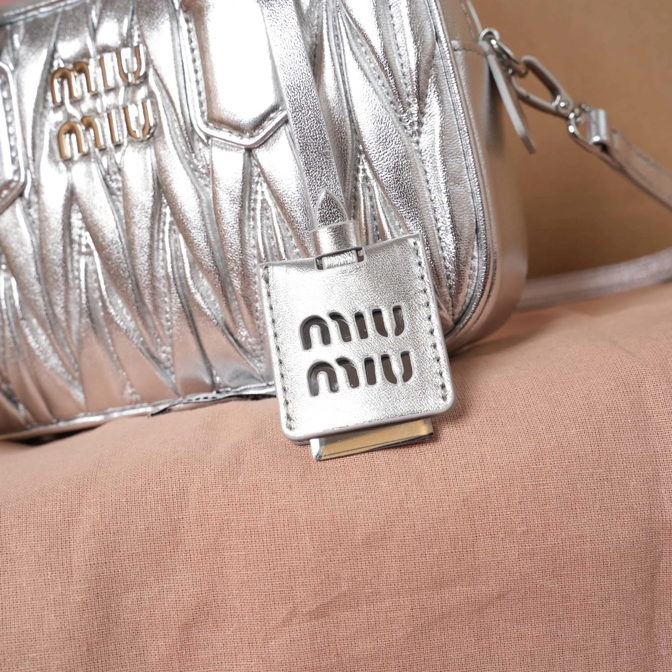 Классические Сумки Женские Miu Miu 11402743