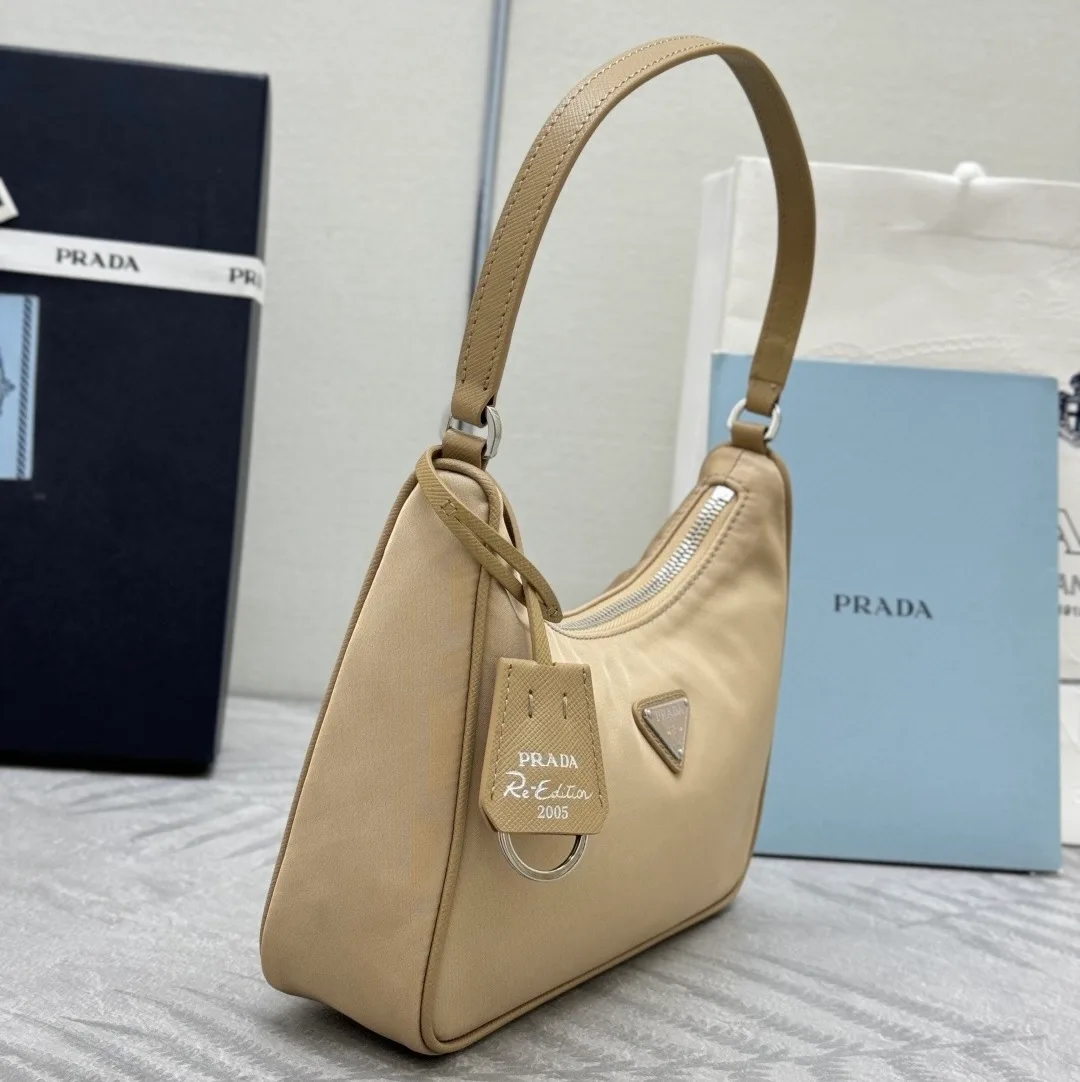 Сумки На Ремне Женские Prada 11682044